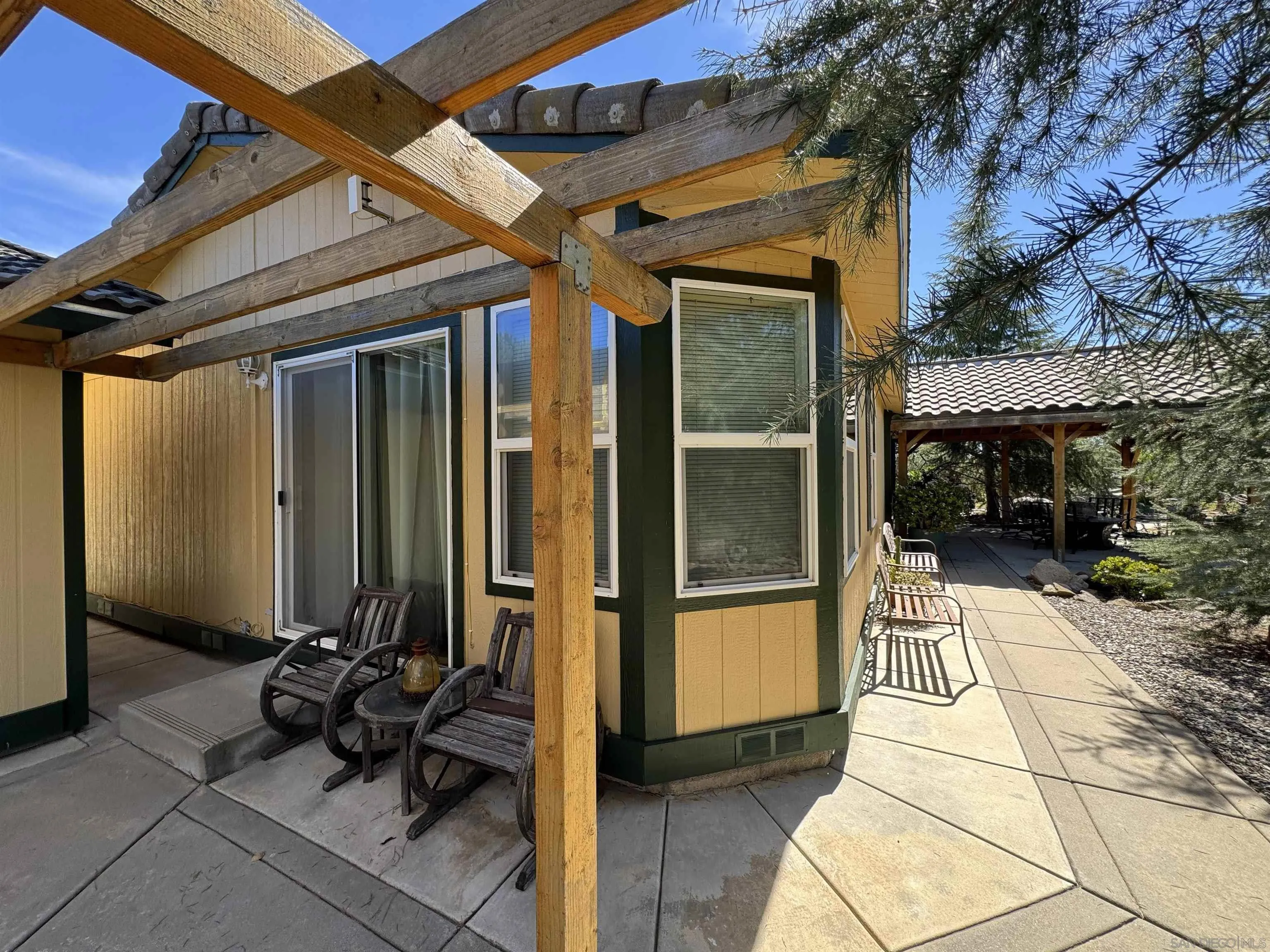 https://cdn.realtyfeed.com/cdn/127/260005560/d5eaf34501080dc1832d2110afd63136.webp