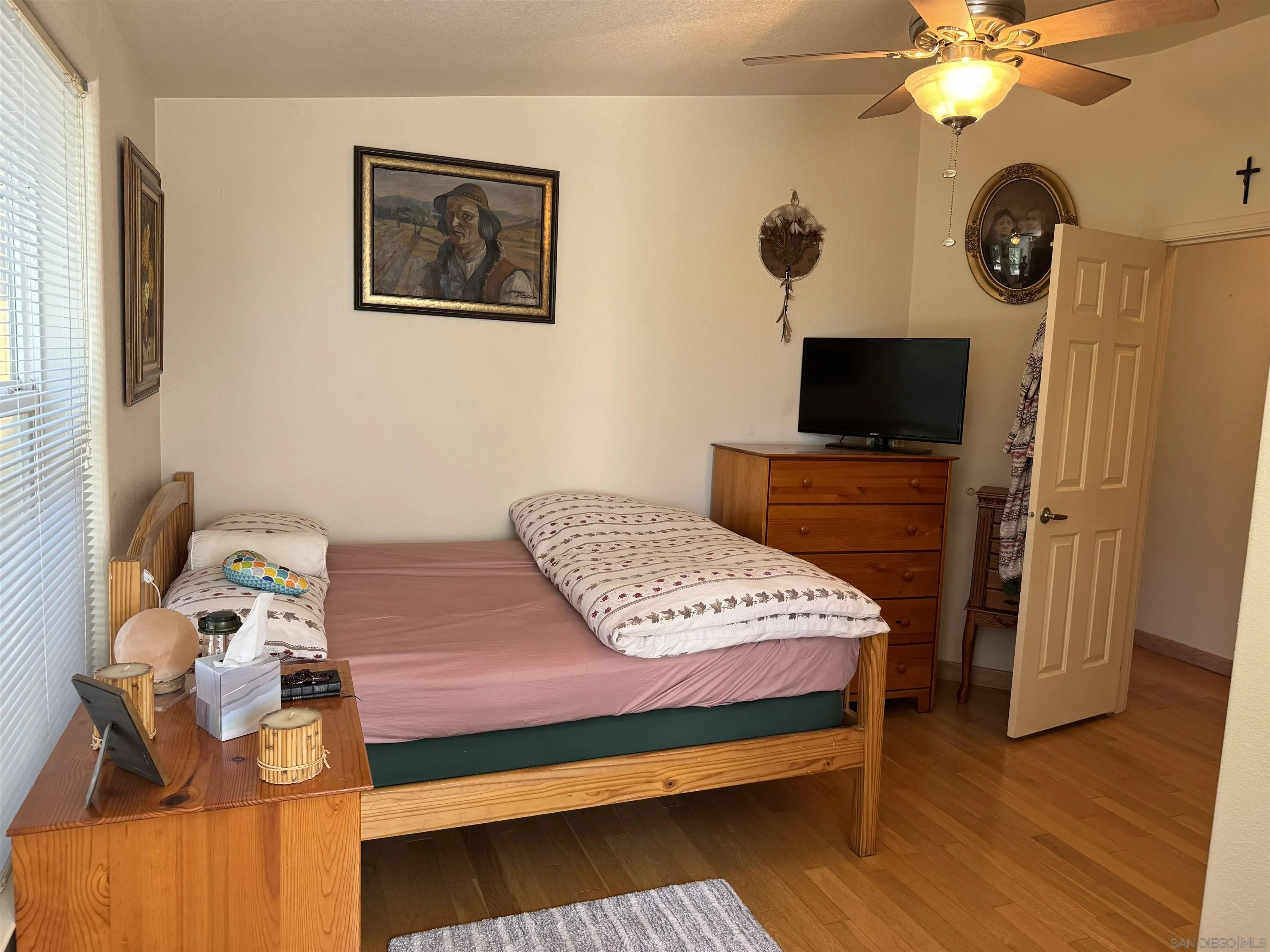 https://cdn.realtyfeed.com/cdn/127/260005560/e80bae24b4d795c0c6c292ee87dc0d18.webp