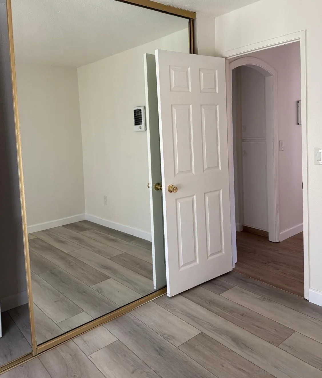 https://cdn.realtyfeed.com/cdn/127/260005565/501abda10c6a40d0a08a208edecf393a.webp