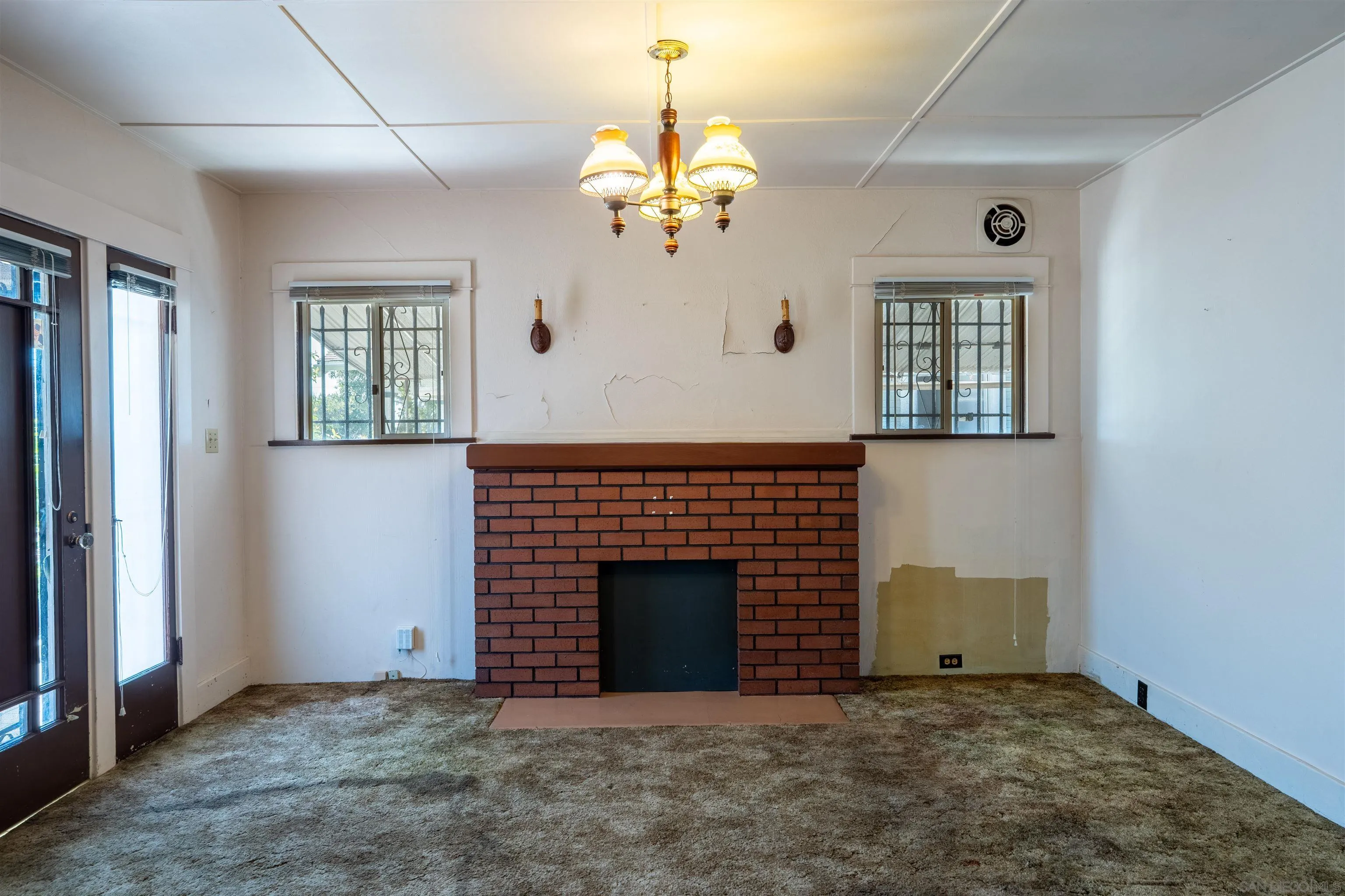https://cdn.realtyfeed.com/cdn/127/260005567/6172fb2dd812767e2686853817f278d7.webp