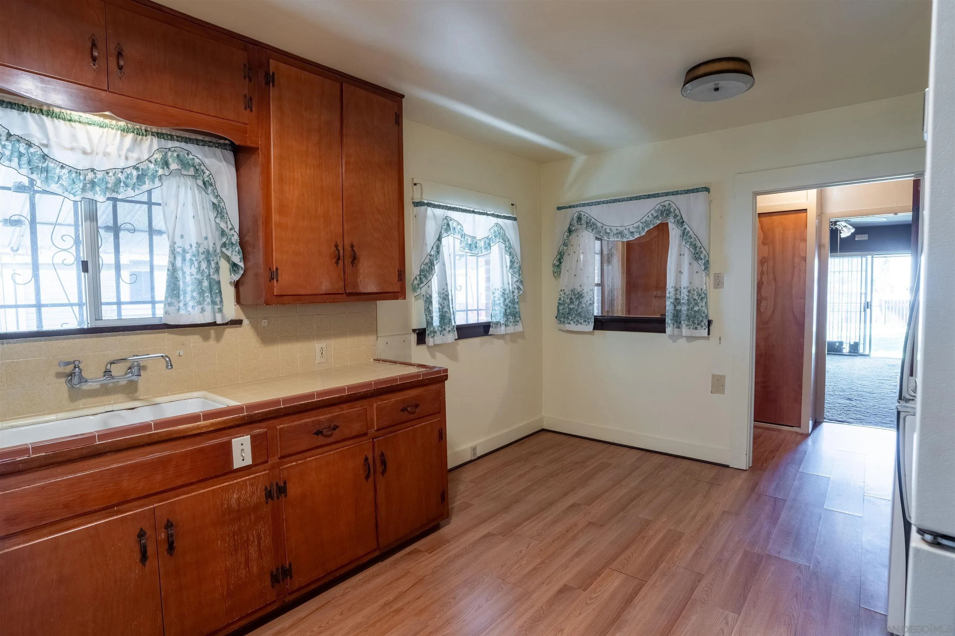 https://cdn.realtyfeed.com/cdn/127/260005567/cb7b3ffa10c520e6029f761347162637.webp