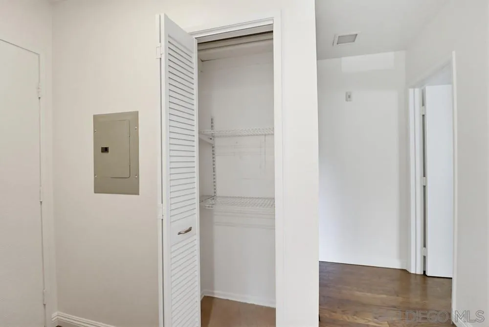 https://cdn.realtyfeed.com/cdn/127/260005571/a9f9615346bc9c481330f1930460022b.webp