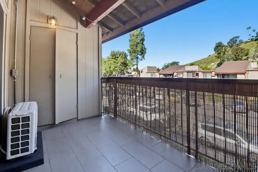 https://cdn.realtyfeed.com/cdn/127/260005571/ec560e0da2e8752af08900e856060615.webp