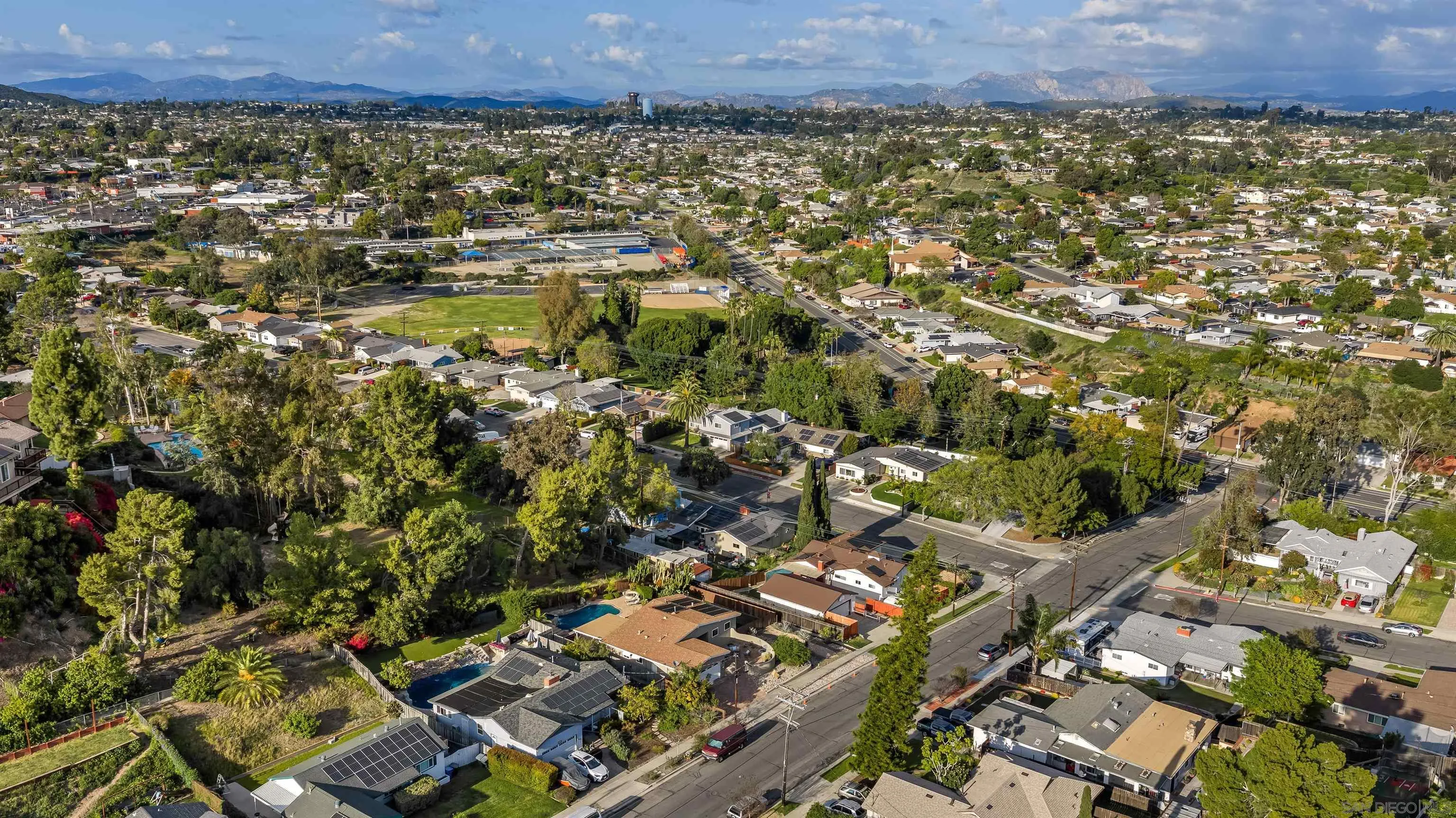 https://cdn.realtyfeed.com/cdn/127/260005573/23885831b5b3d4e53f7ae13eb8dfa6c6.webp