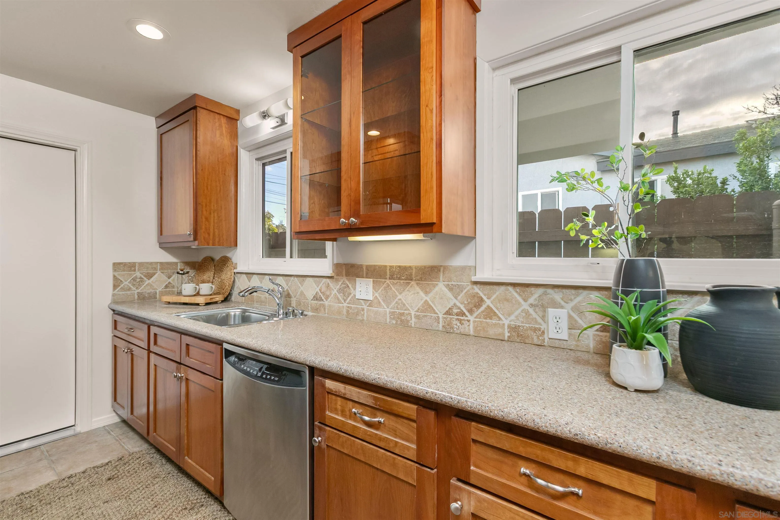 https://cdn.realtyfeed.com/cdn/127/260005573/24123605a48bbedd649695c9938435da.webp