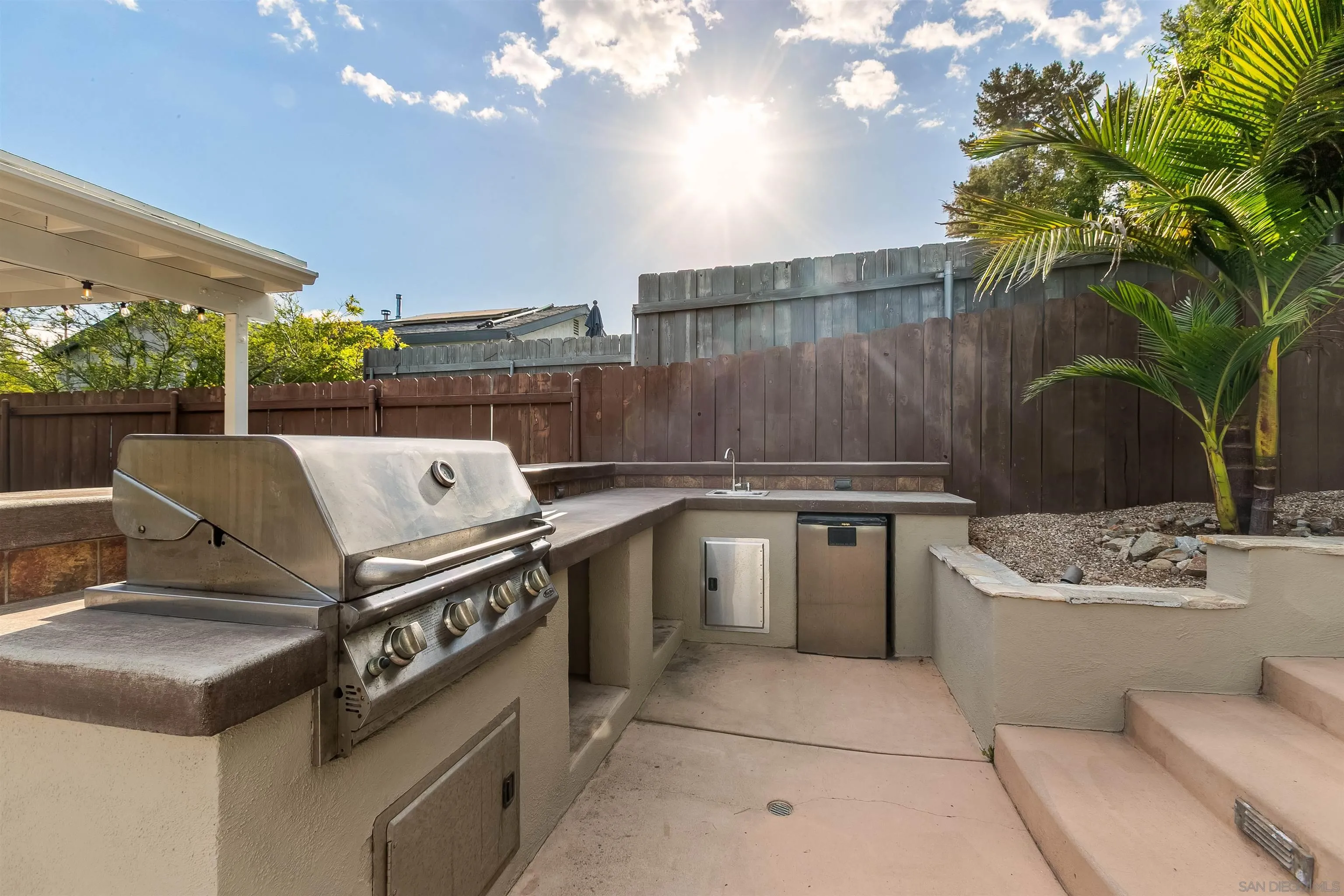 https://cdn.realtyfeed.com/cdn/127/260005573/51c26898c82035e060186911f6ad41c8.webp