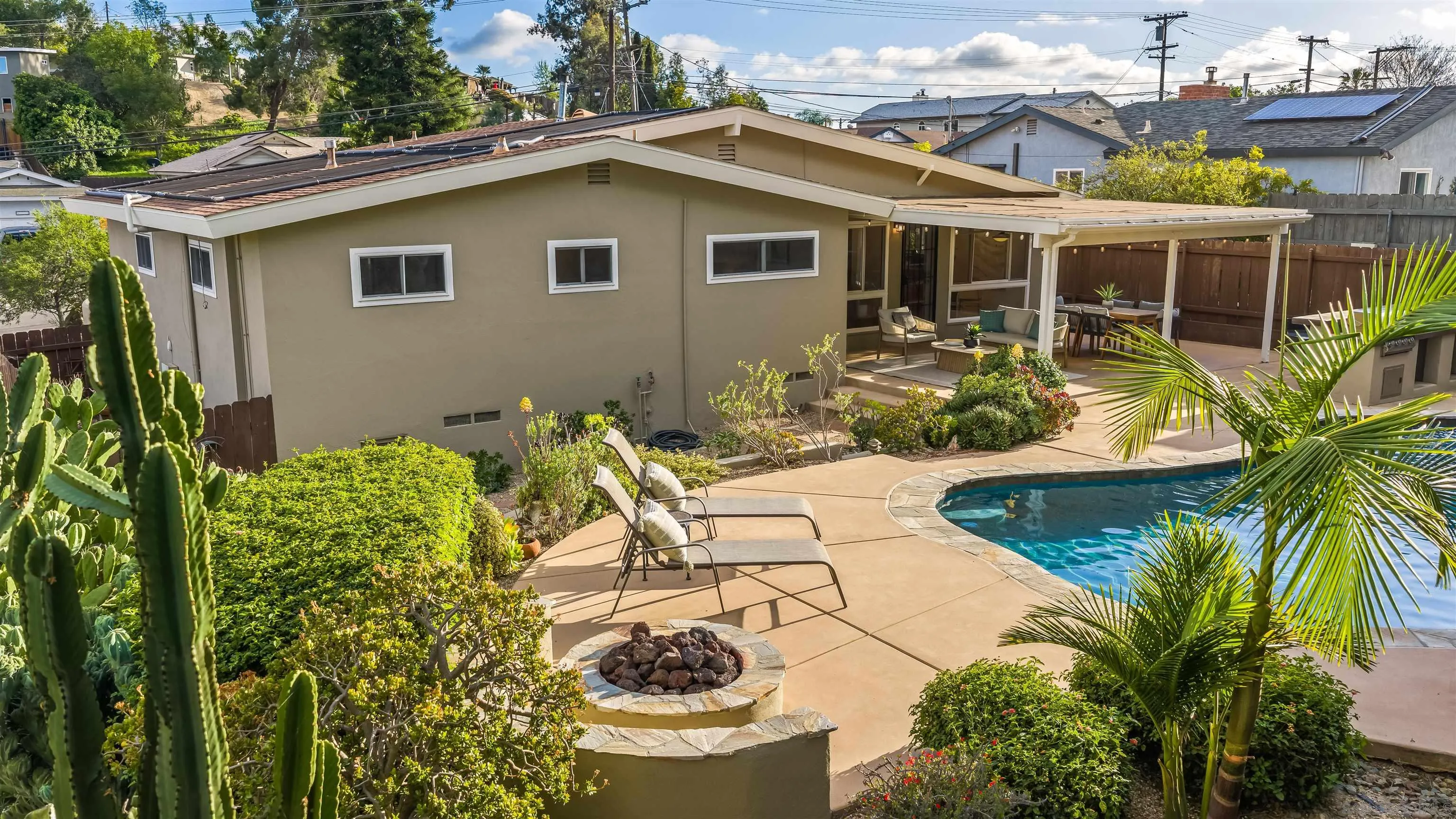 https://cdn.realtyfeed.com/cdn/127/260005573/61f192c11ccbcbe254a9d8af912e8104.webp