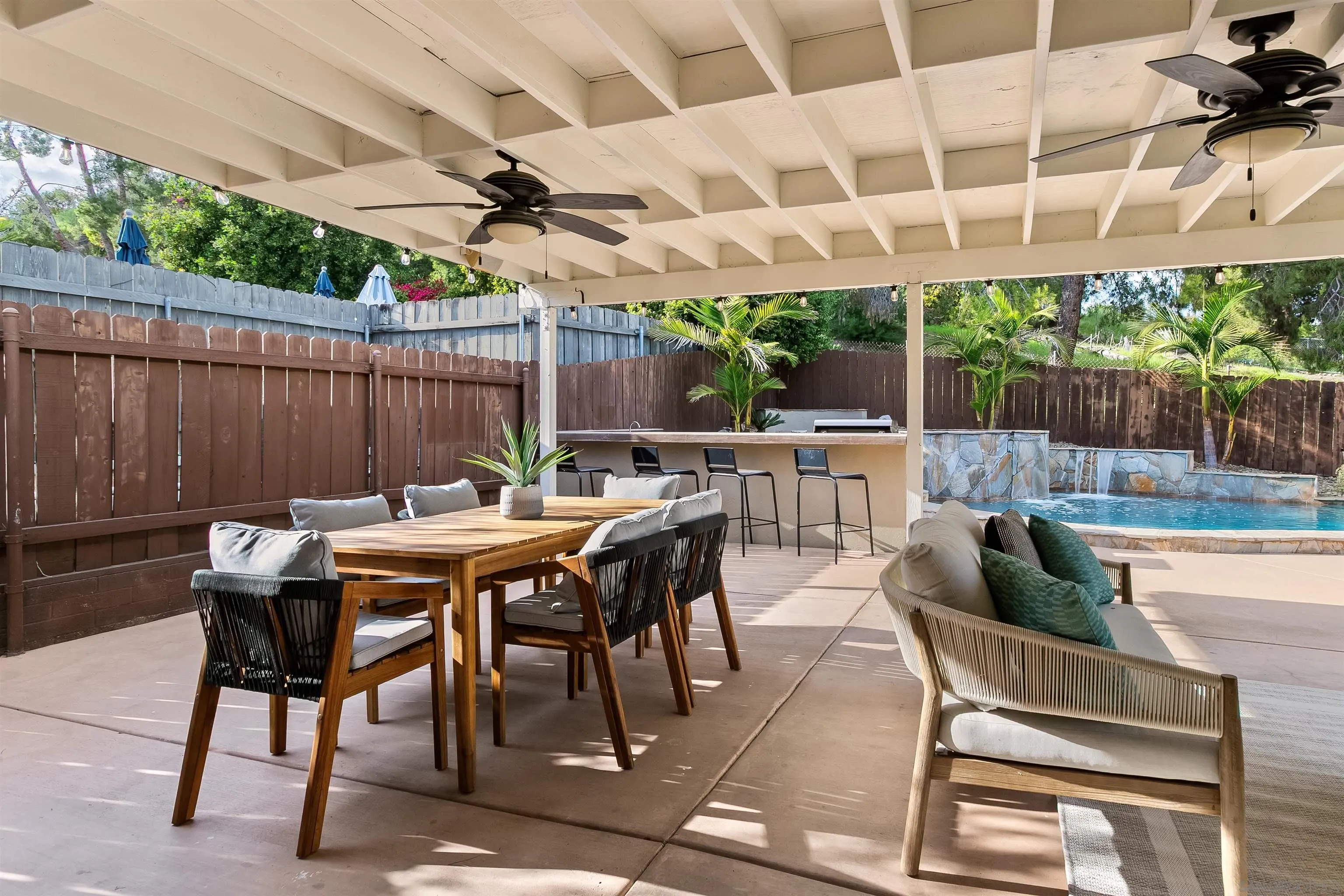 https://cdn.realtyfeed.com/cdn/127/260005573/6d49d6b613a33d82799a417140d572ea.webp
