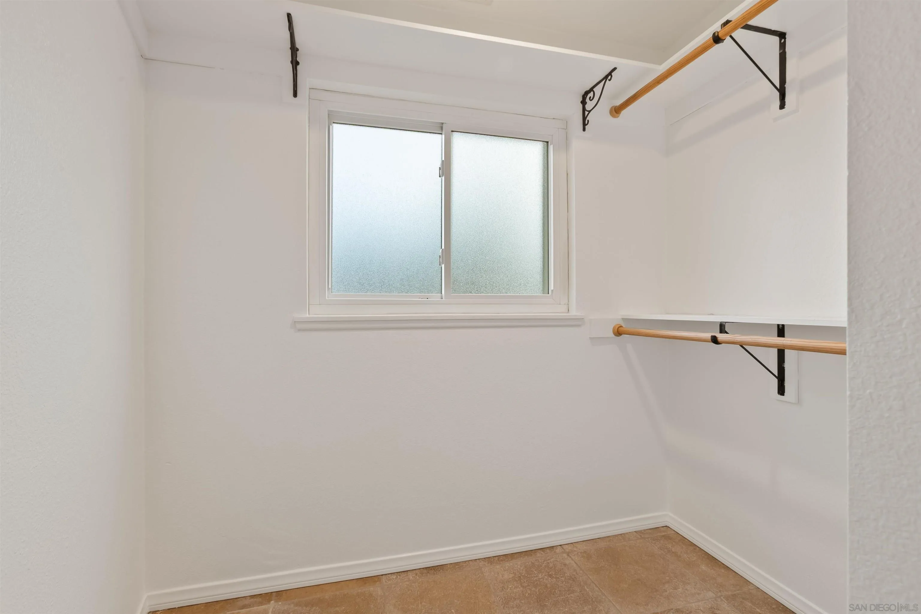 https://cdn.realtyfeed.com/cdn/127/260005573/6e11a822497110ae877051b1ecc8eec2.webp