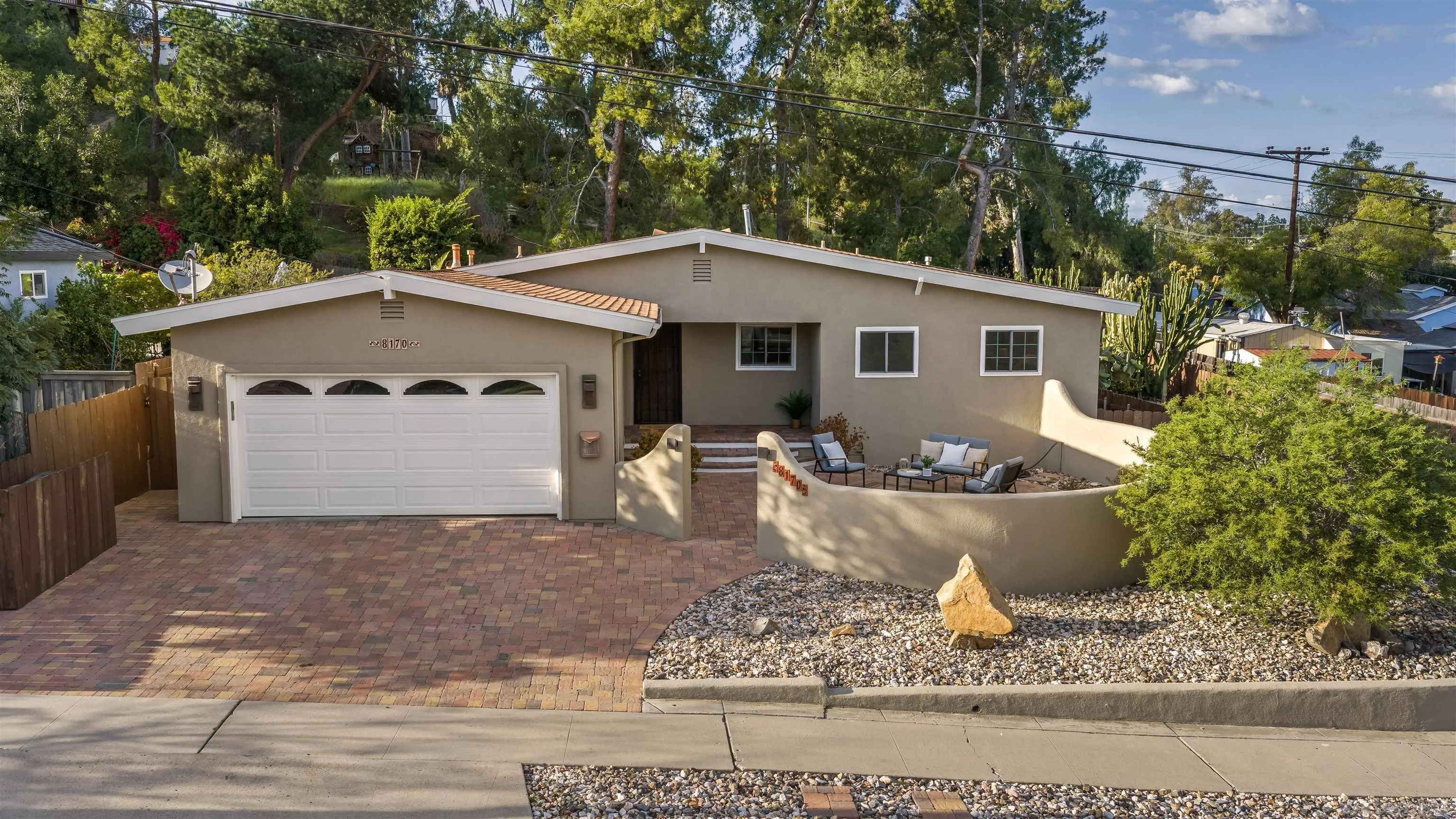 https://cdn.realtyfeed.com/cdn/127/260005573/7d9c22009072c56374b65d836ba99f12.webp