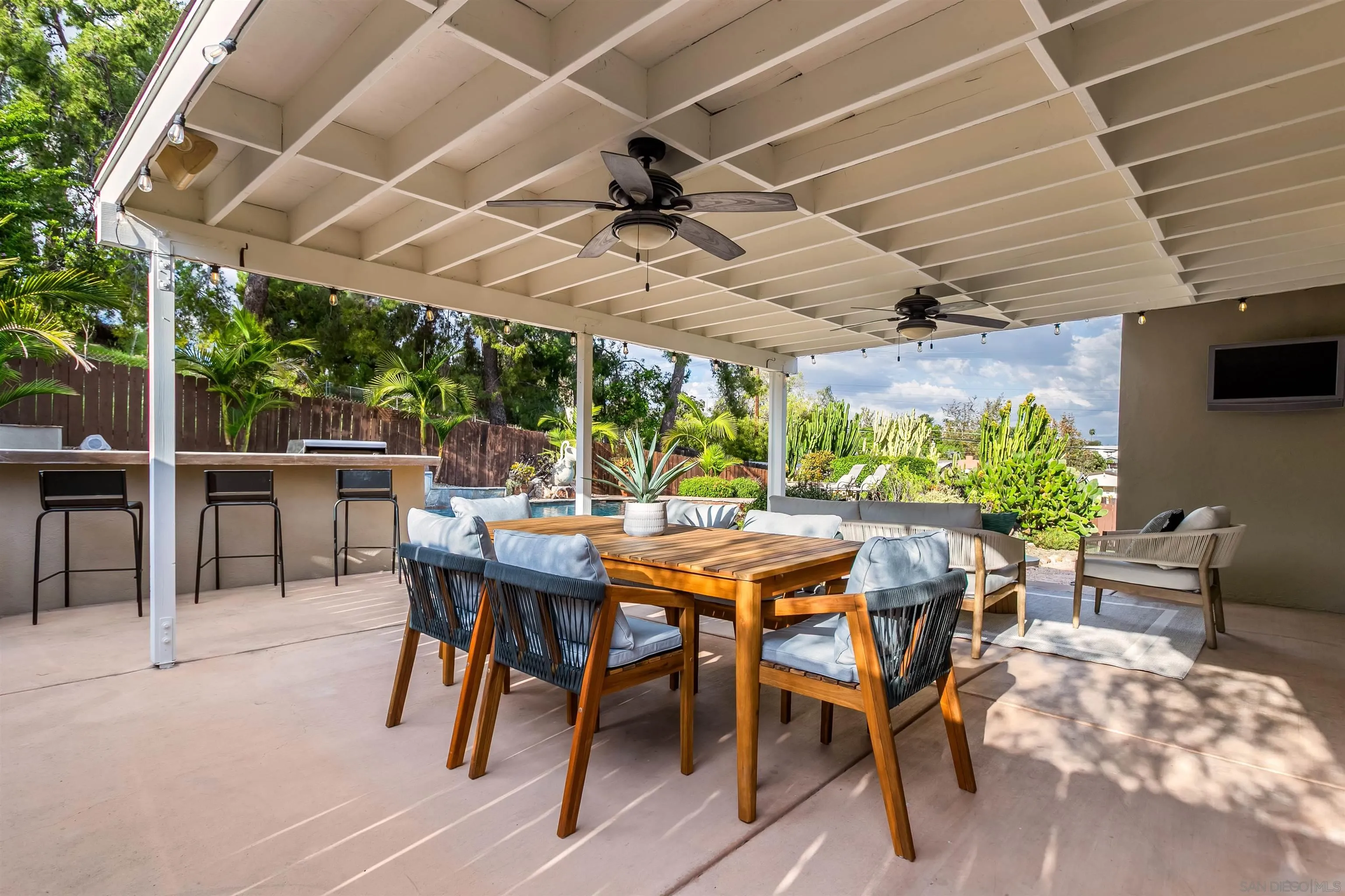 https://cdn.realtyfeed.com/cdn/127/260005573/8c6c914f3b72332bf2b48fd3c4fae0ae.webp