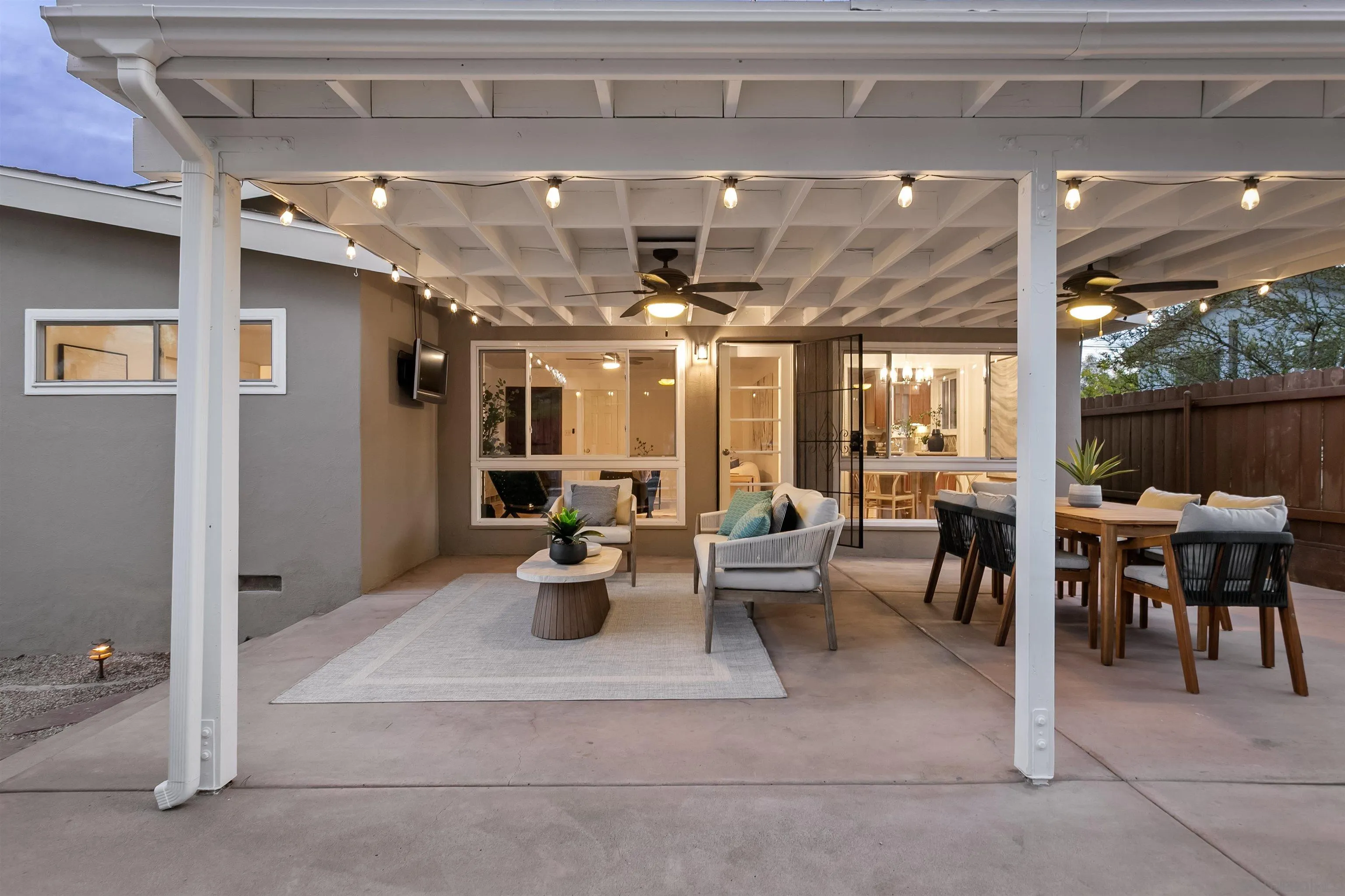 https://cdn.realtyfeed.com/cdn/127/260005573/cca8062a91e6185550d00e800082052b.webp
