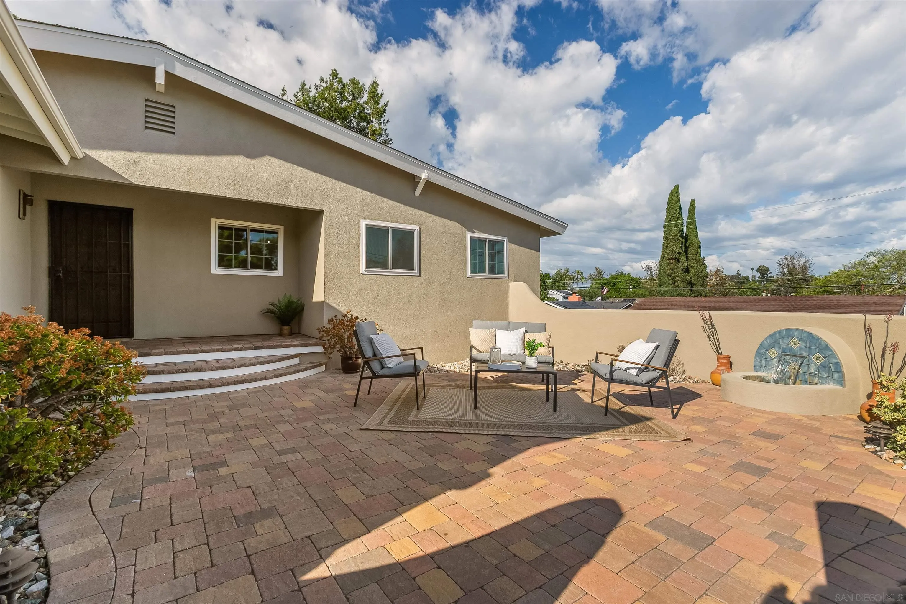 https://cdn.realtyfeed.com/cdn/127/260005573/d202c96b03fbf5c8616501f98918aa75.webp