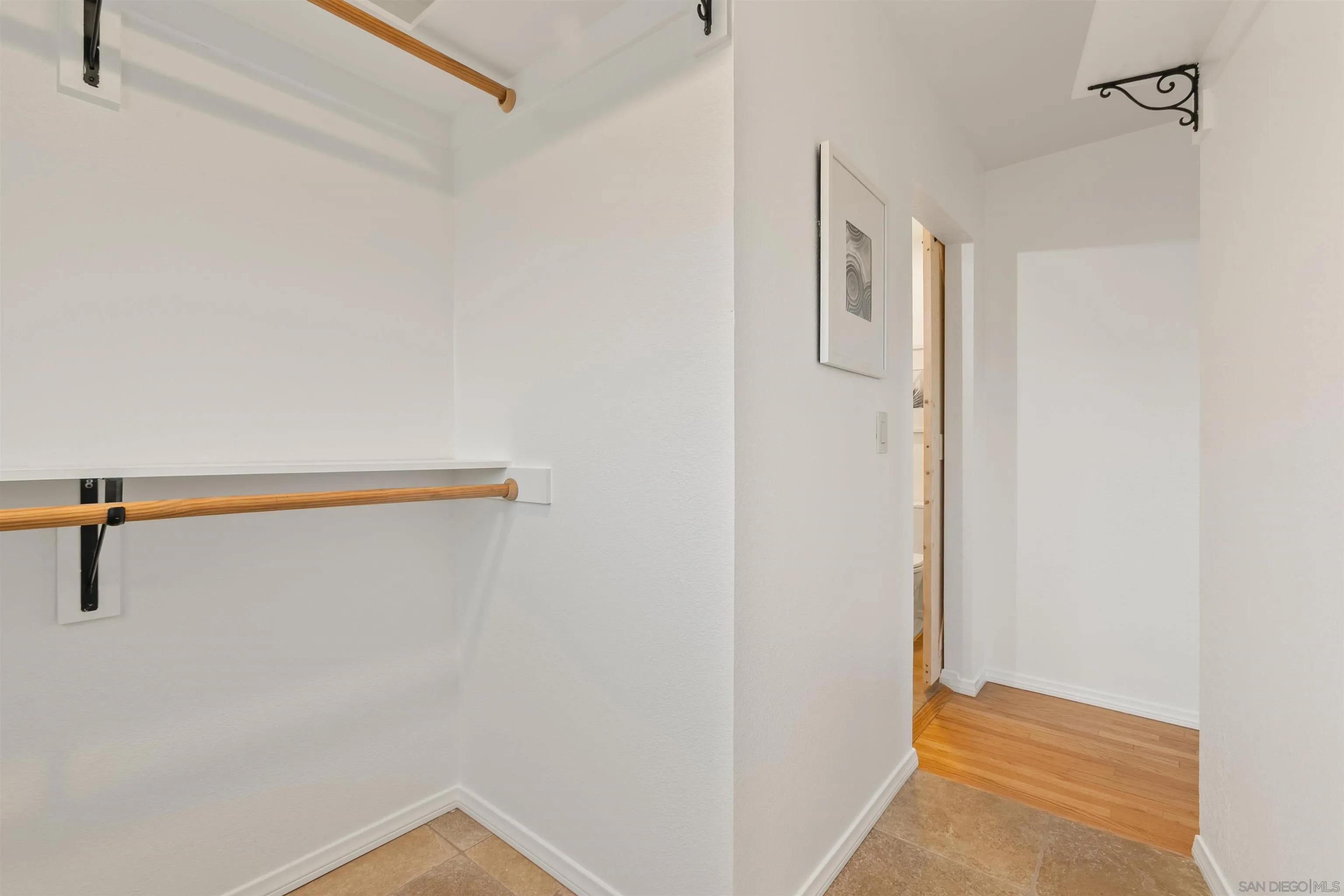 https://cdn.realtyfeed.com/cdn/127/260005573/e3d40bd299a21f7498c89c33231c13a6.webp