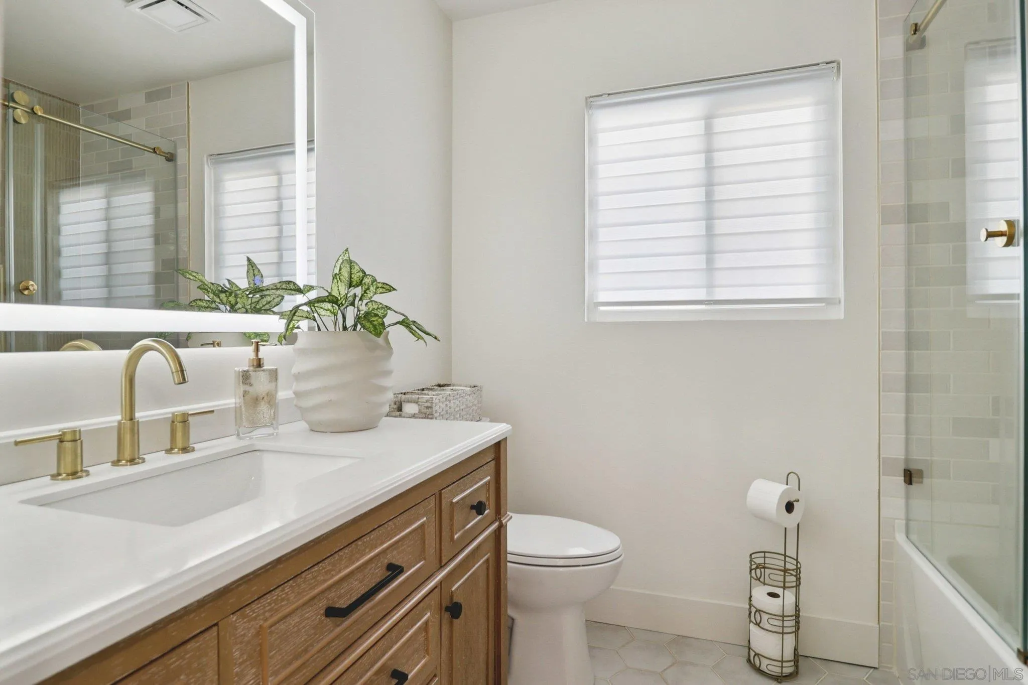 https://cdn.realtyfeed.com/cdn/127/260005574/c9508af2684adc014ae9e8a264288a00.webp
