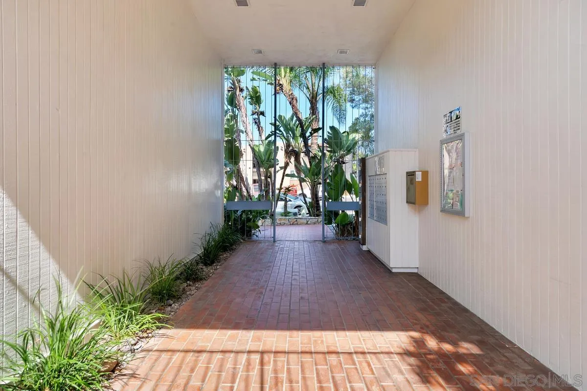 https://cdn.realtyfeed.com/cdn/127/260005576/aa6988b21aab1f3e7968ca7781b2480c.webp