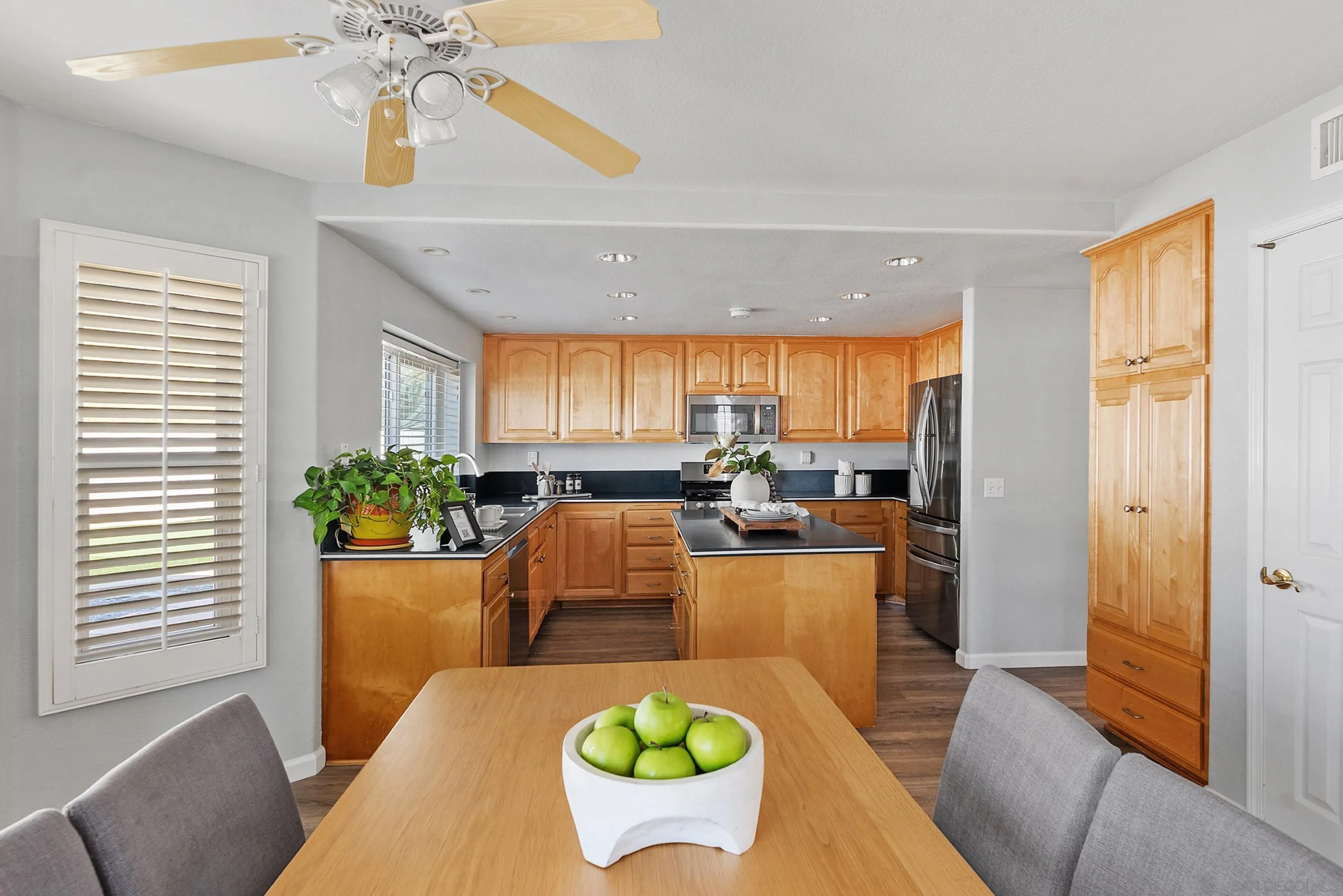 https://cdn.realtyfeed.com/cdn/127/260005577/76d2ad940e748474e1922663befcaeb9.webp