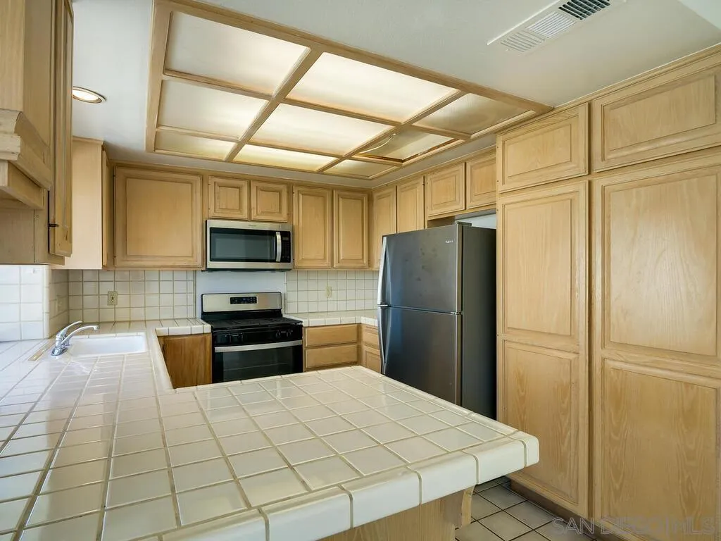 https://cdn.realtyfeed.com/cdn/127/260005584/5a558c33eb3534346e4286d5ad9be076.webp