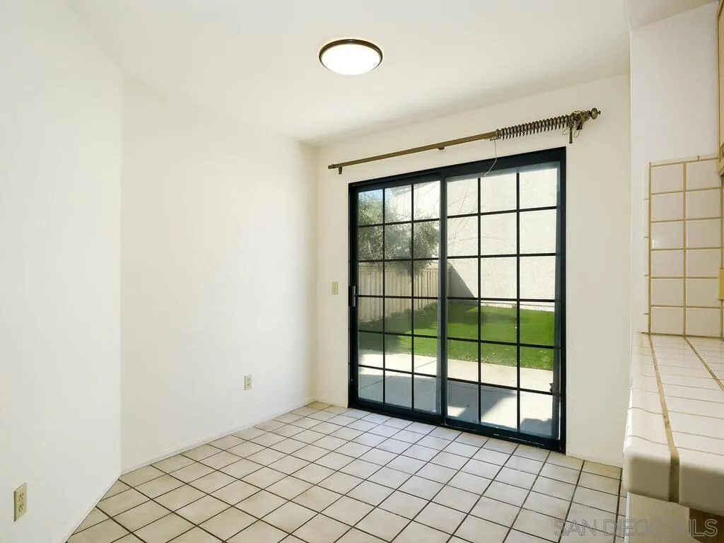 https://cdn.realtyfeed.com/cdn/127/260005584/7cfad1ed06124c4575ff6a75cccb21c3.webp