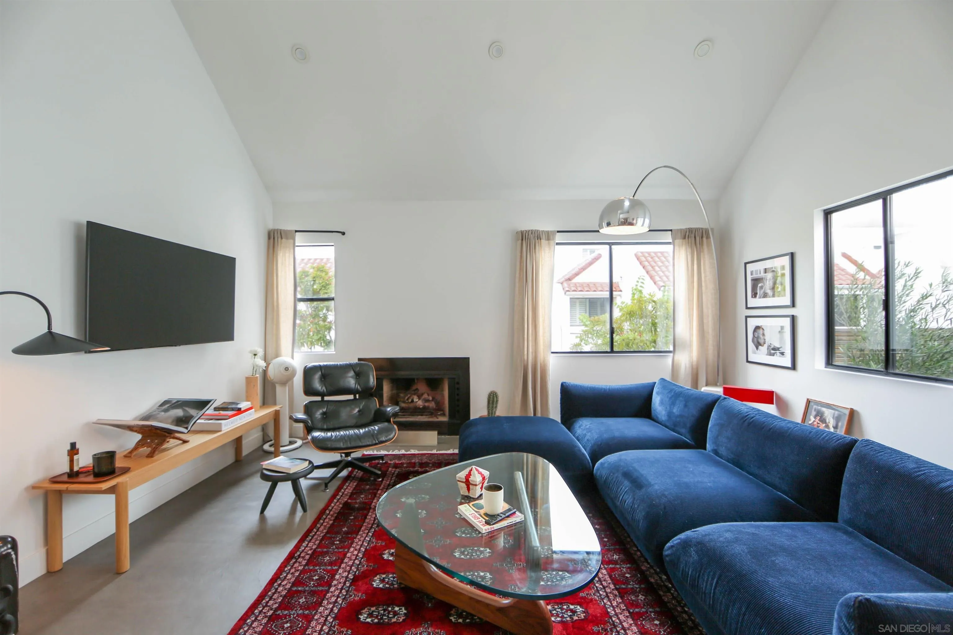 Photo #2: 260005585 Listing: Photo #2