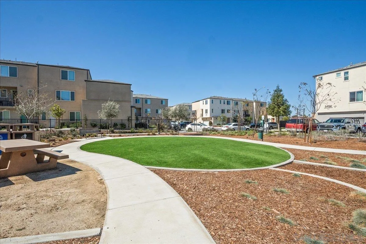 https://cdn.realtyfeed.com/cdn/127/260005587/472d45838ef7920819b1ed0af87c9fcf.webp