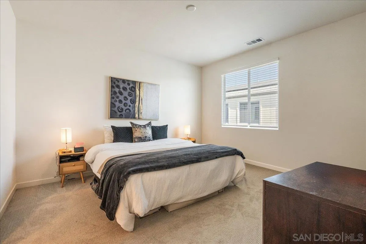 https://cdn.realtyfeed.com/cdn/127/260005587/f14a2ee3ac323400286e61210819b946.webp
