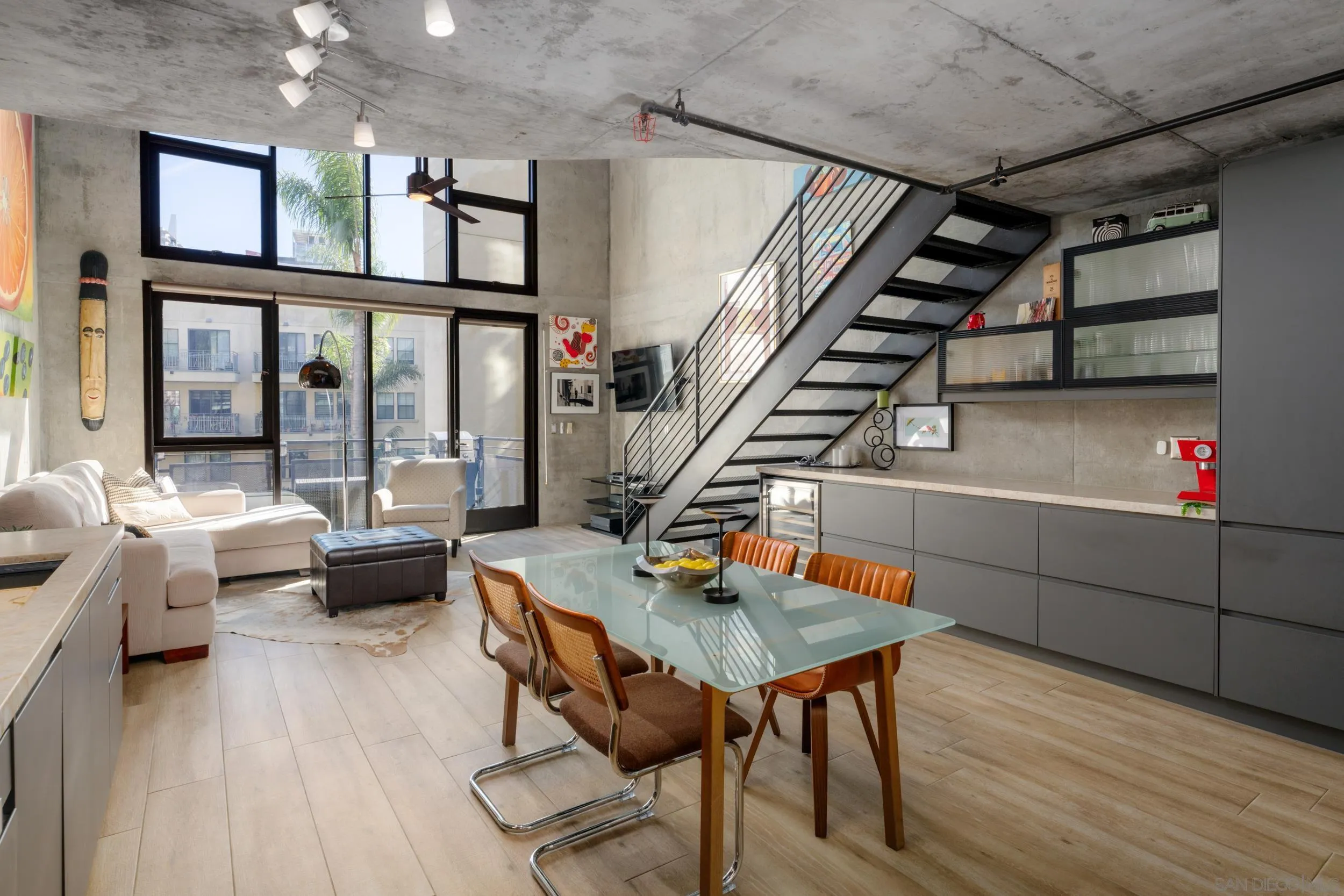 https://cdn.realtyfeed.com/cdn/127/260005590/8cb449d9794f1f3e7133340f0ed1b8bb.webp