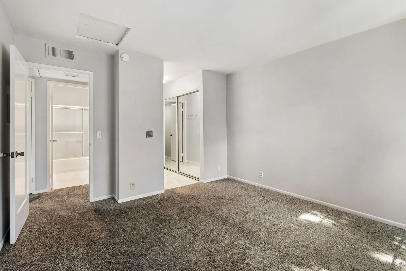 https://cdn.realtyfeed.com/cdn/127/260005591/29921159d73e3ed81e7342ed99ad424f.webp