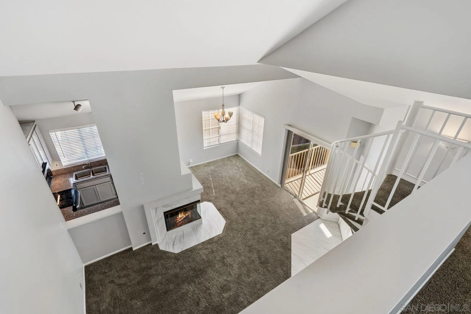 https://cdn.realtyfeed.com/cdn/127/260005591/390fc0df0b02e06975158a61f4eb4995.webp