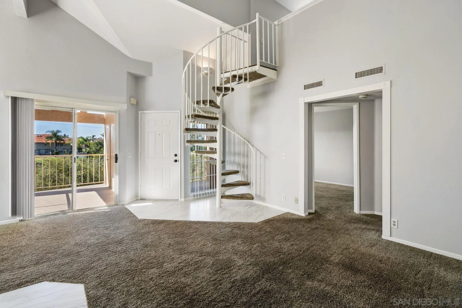 https://cdn.realtyfeed.com/cdn/127/260005591/588ee48fcd08924558d689a1faf42a65.webp