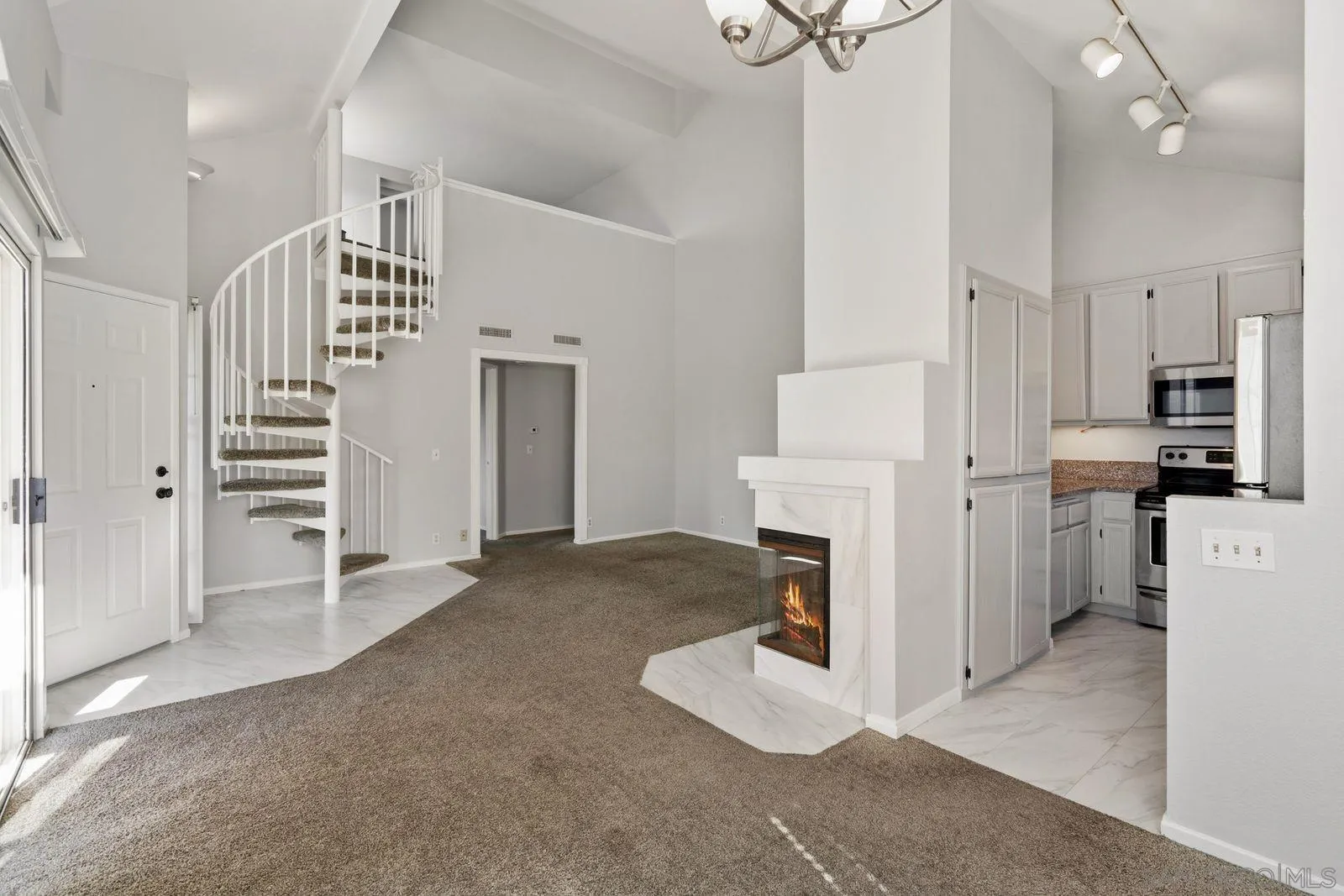 https://cdn.realtyfeed.com/cdn/127/260005591/7a4bd30d4c41d2d54006ad760be7d27c.webp