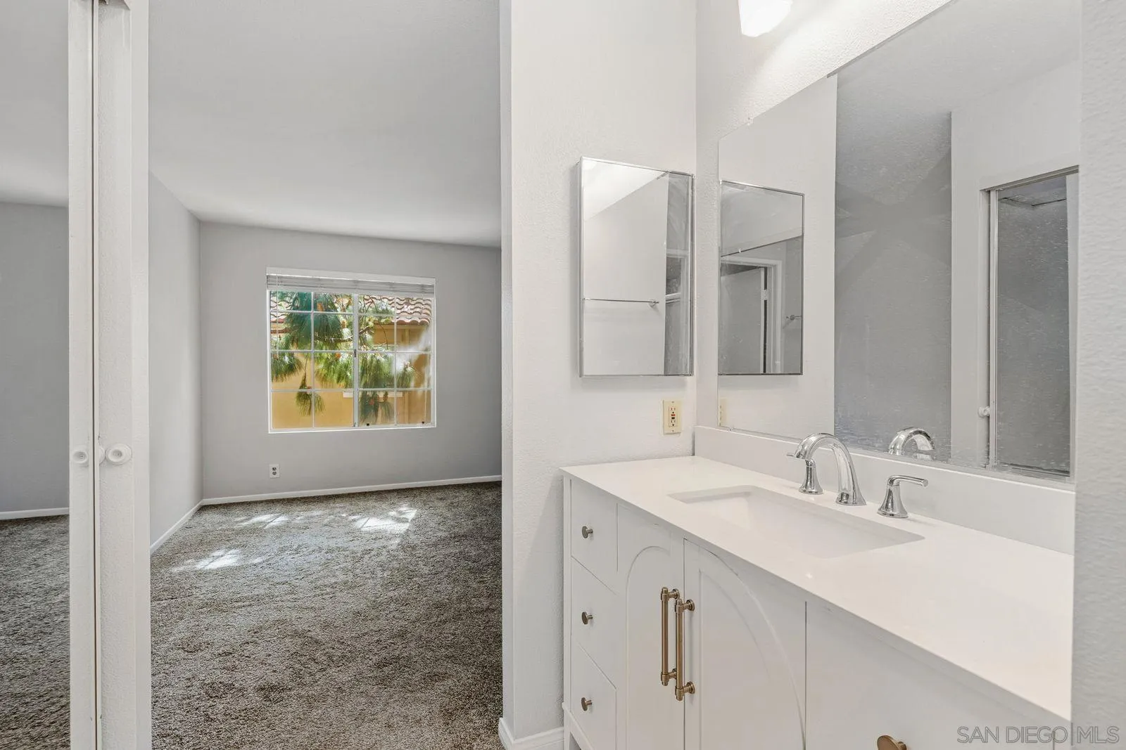 https://cdn.realtyfeed.com/cdn/127/260005591/f8fc615245d227467369a118f364149e.webp