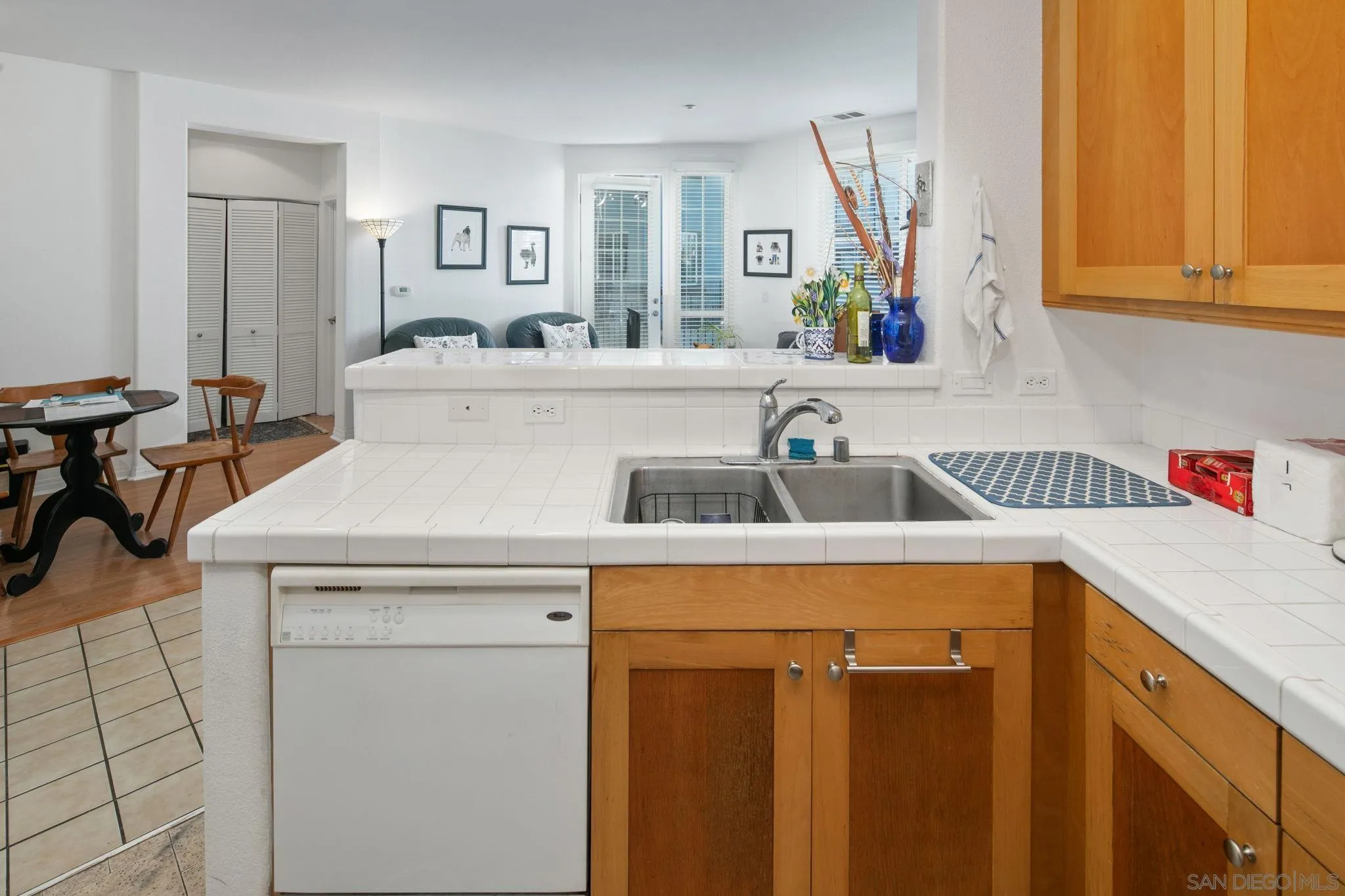 Photo #8: 260005592 Listing: Photo #8