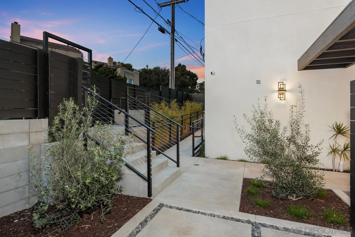 5727 Lauretta St, San Diego, CA 92110 - Photo 5 of 28, San Diego, CA