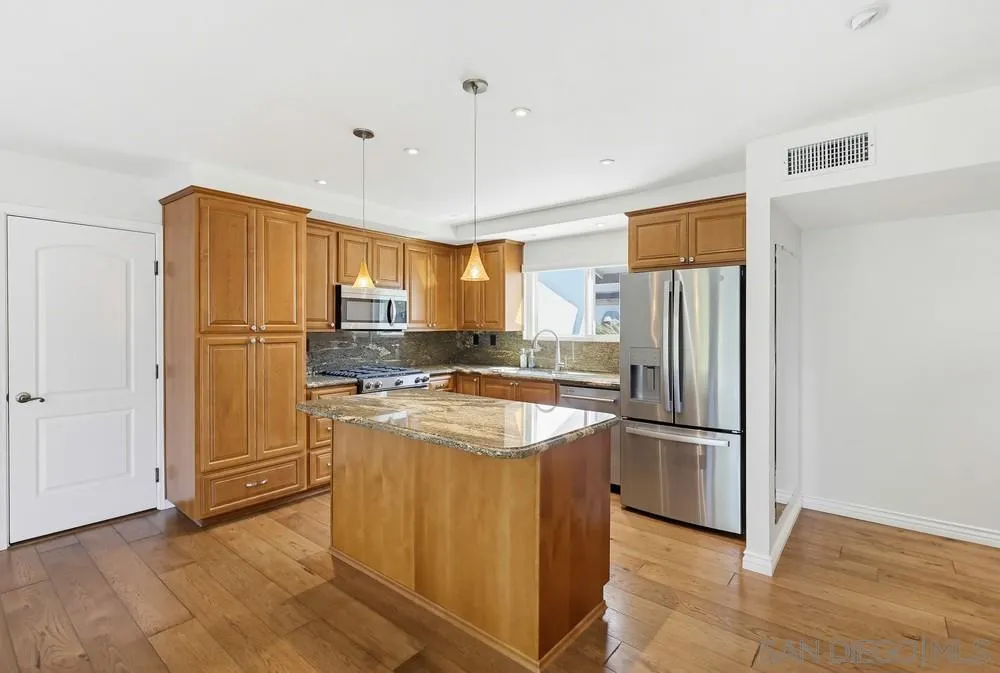 https://cdn.realtyfeed.com/cdn/127/260005594/942570f89d17bedee0d84cc21178ea17.webp