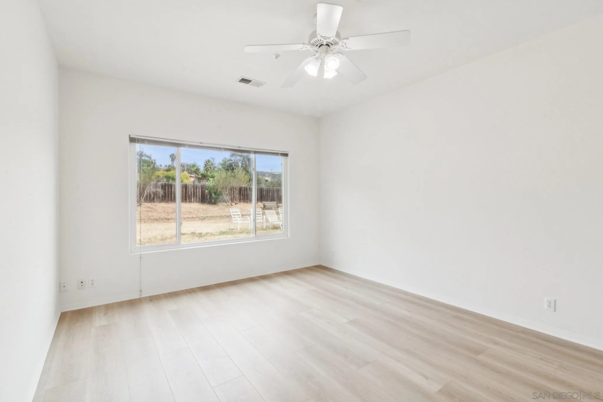 https://cdn.realtyfeed.com/cdn/127/260005601/06116aeeb89fed0493828b037ad64dde.webp