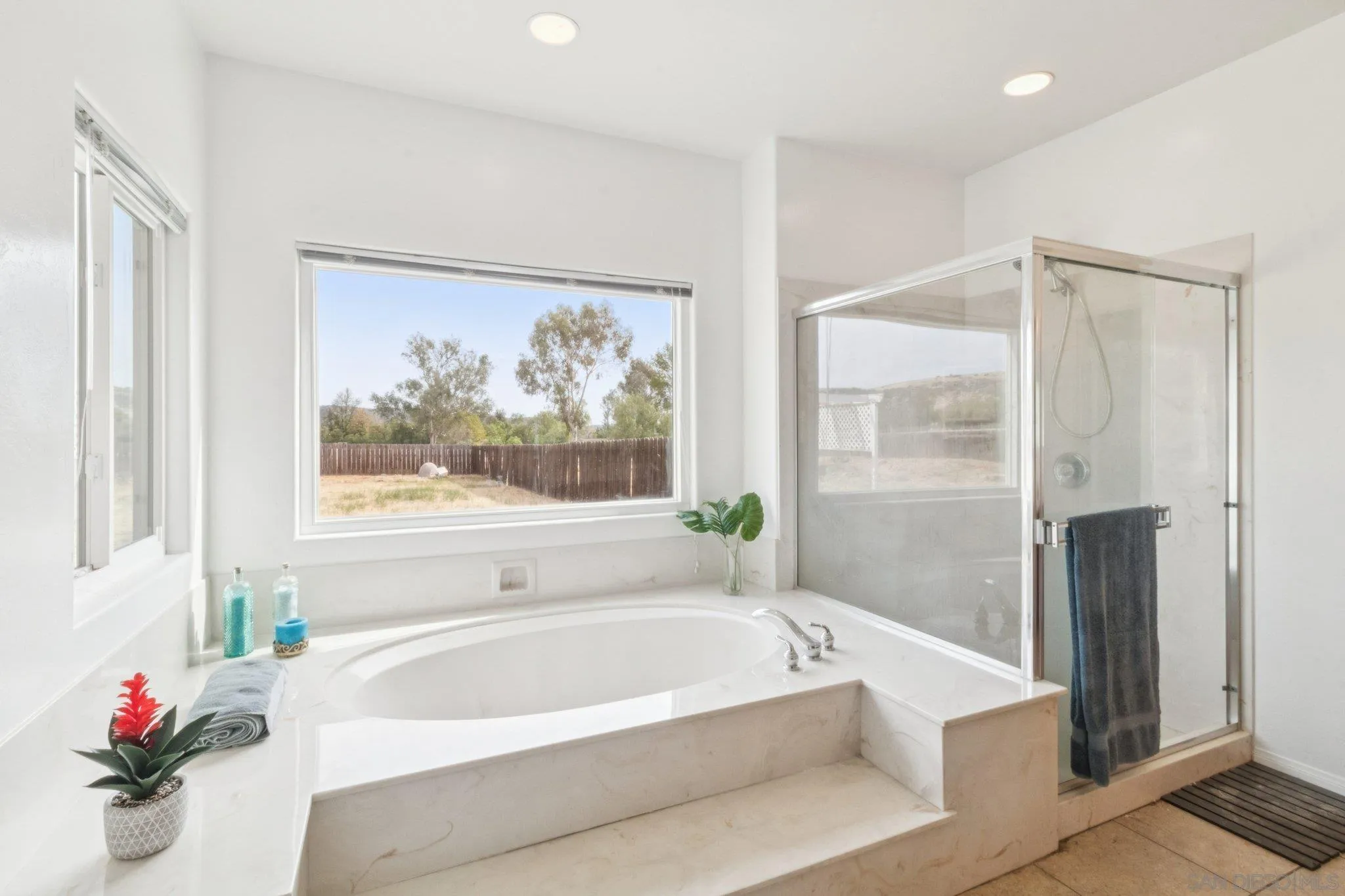 https://cdn.realtyfeed.com/cdn/127/260005601/3e1d33197bd1be30d924eb1456024819.webp
