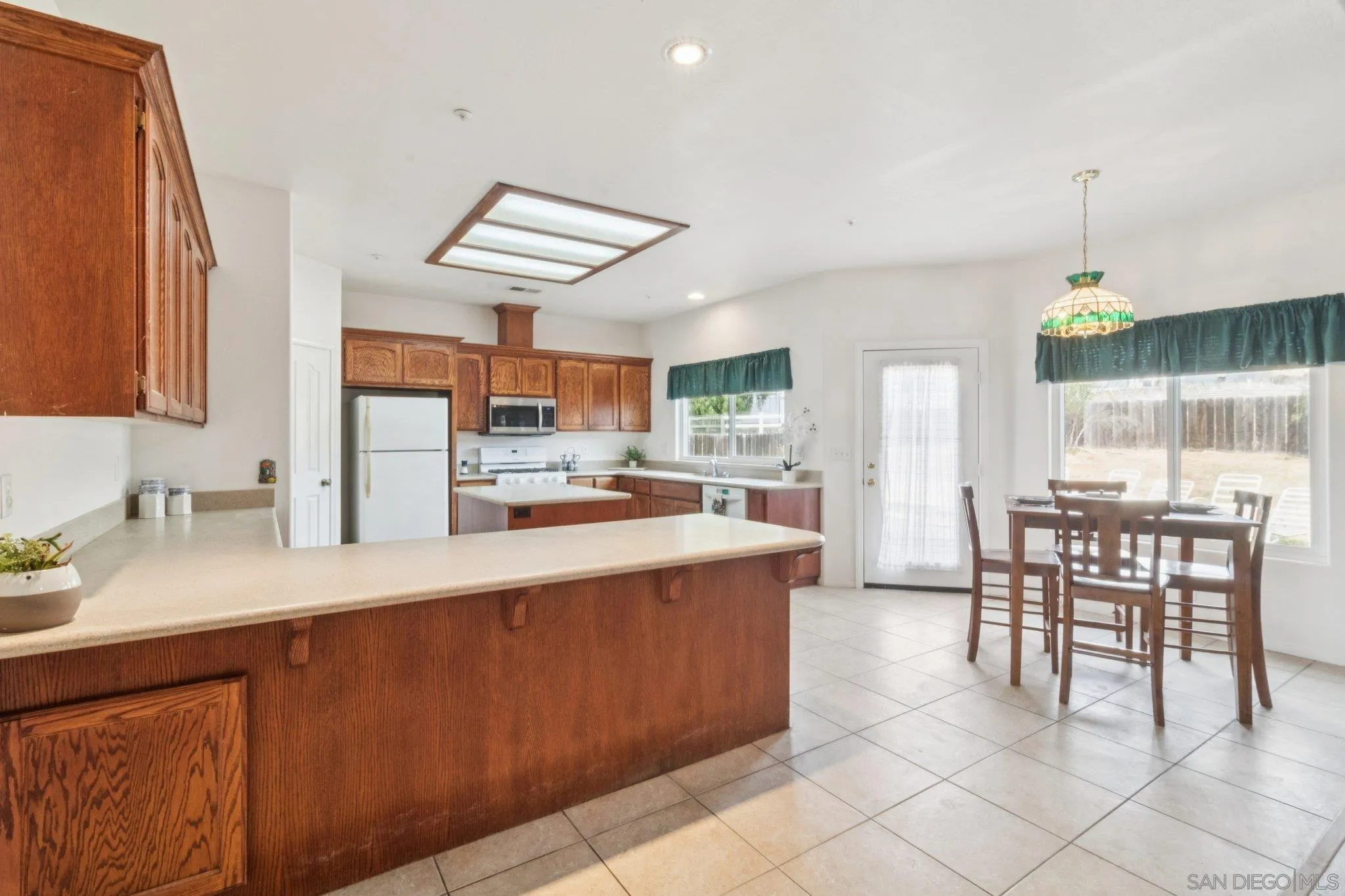 https://cdn.realtyfeed.com/cdn/127/260005601/4b57007e76e74b0f9176ece7f5510b15.webp