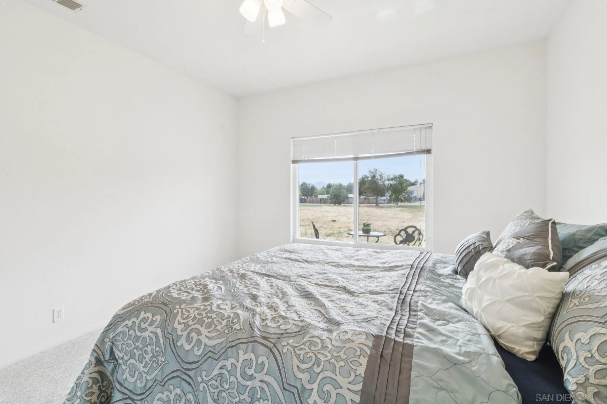 https://cdn.realtyfeed.com/cdn/127/260005601/593b35a3f97040808cfc231b1ea802ef.webp