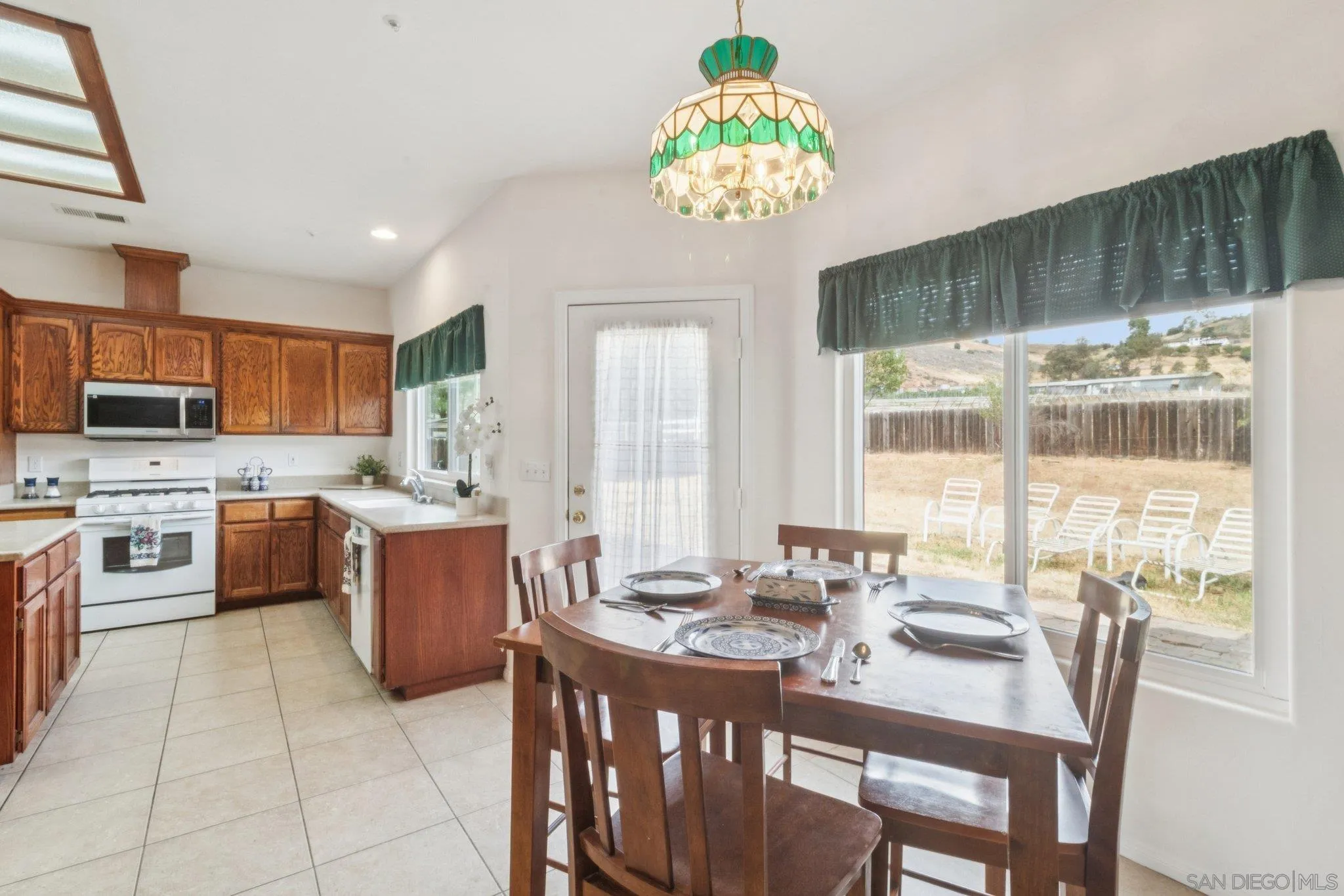 https://cdn.realtyfeed.com/cdn/127/260005601/7f27452e064ab49af374fcc0b541849a.webp