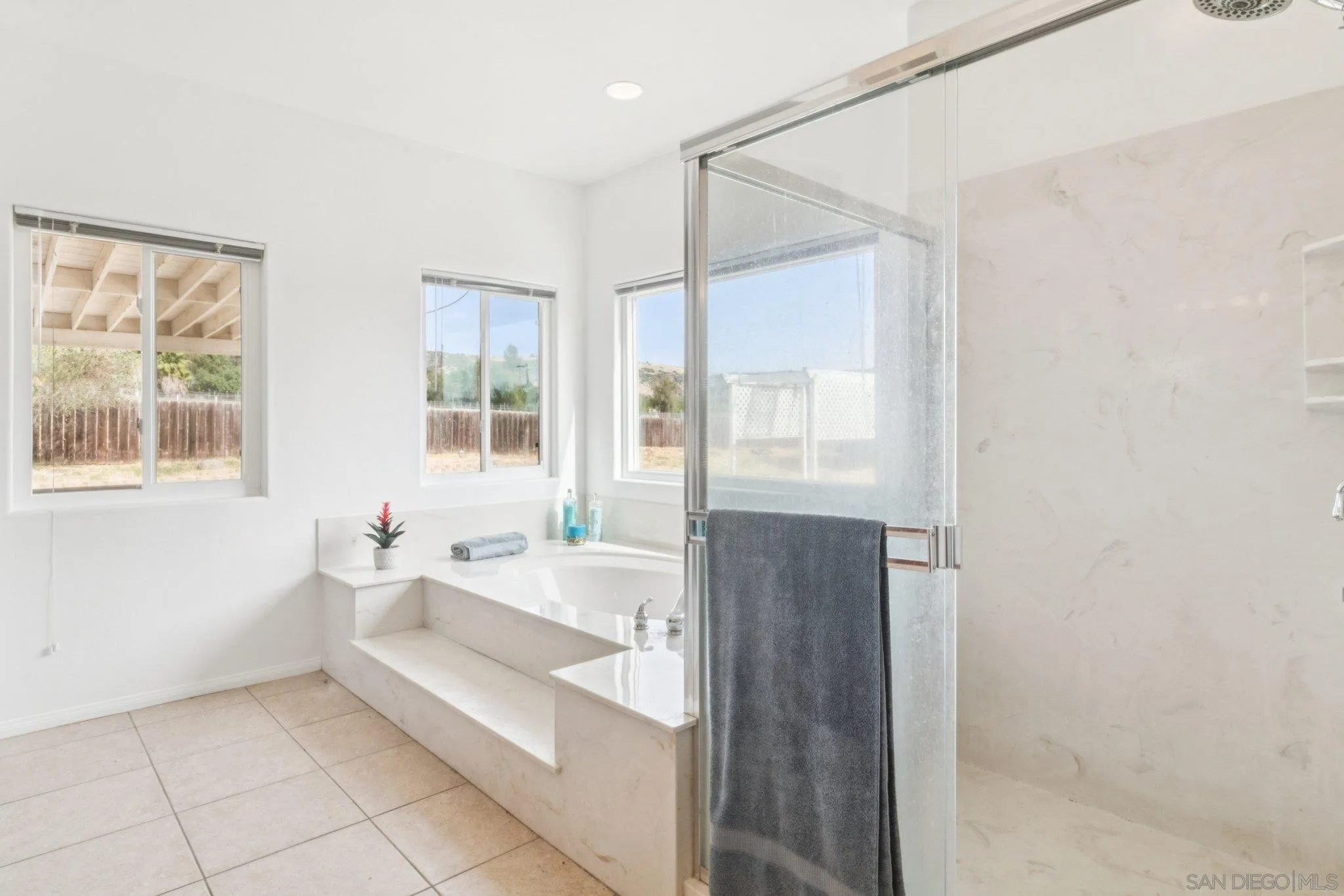 https://cdn.realtyfeed.com/cdn/127/260005601/87dd52954f4a9a889ac2a69a064e5e55.webp