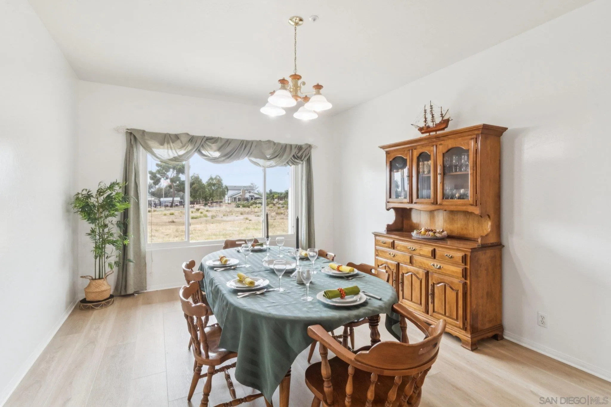 https://cdn.realtyfeed.com/cdn/127/260005601/97bf70439a7163b9a81d4c8065469cf2.webp