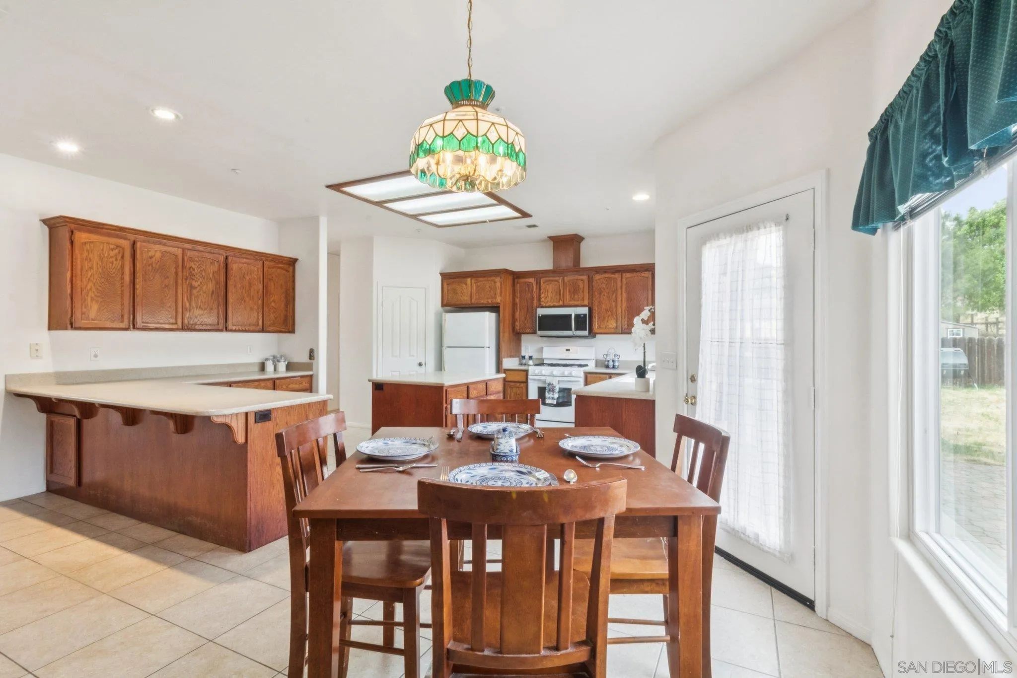 https://cdn.realtyfeed.com/cdn/127/260005601/eb99de34993b831ddd61fc7e03abaea9.webp