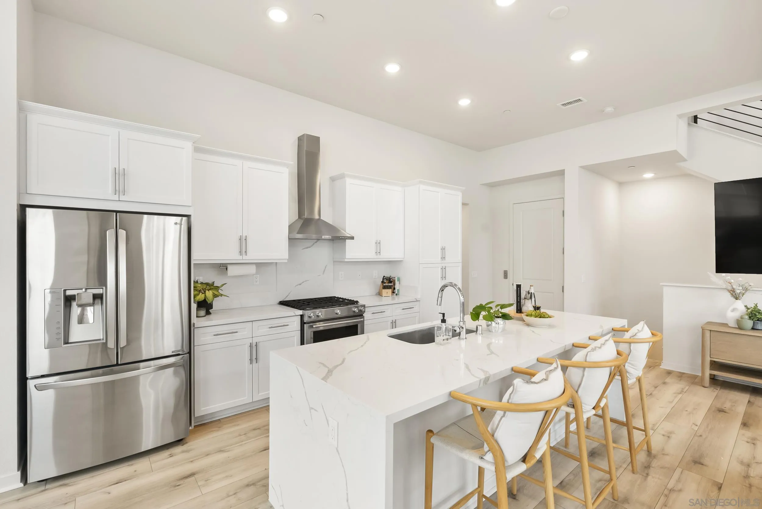 Photo #1: 260005602 Listing: Photo #1