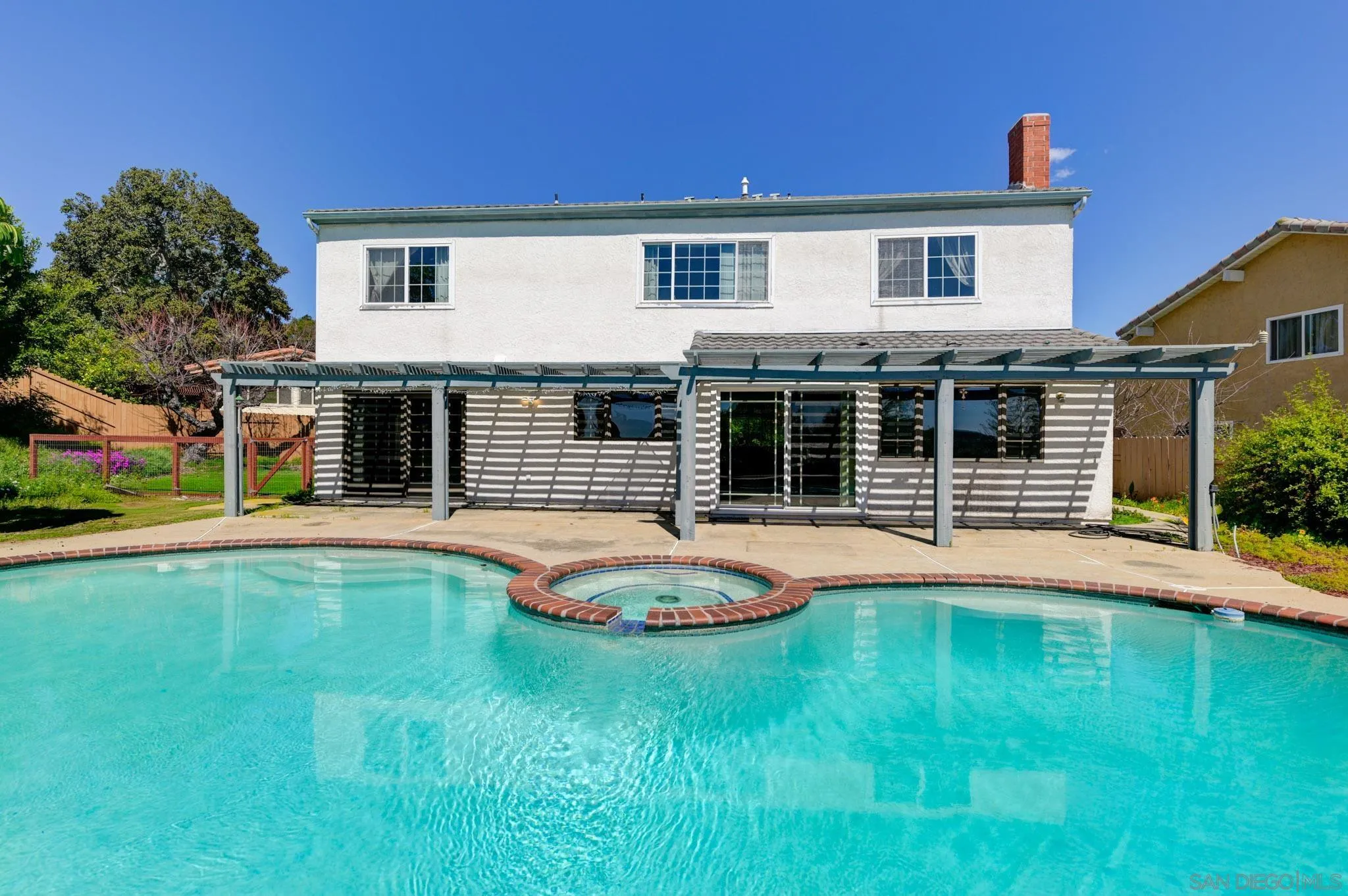 https://cdn.realtyfeed.com/cdn/127/260005605/159c7081189726a74a77db1416f1b302.webp