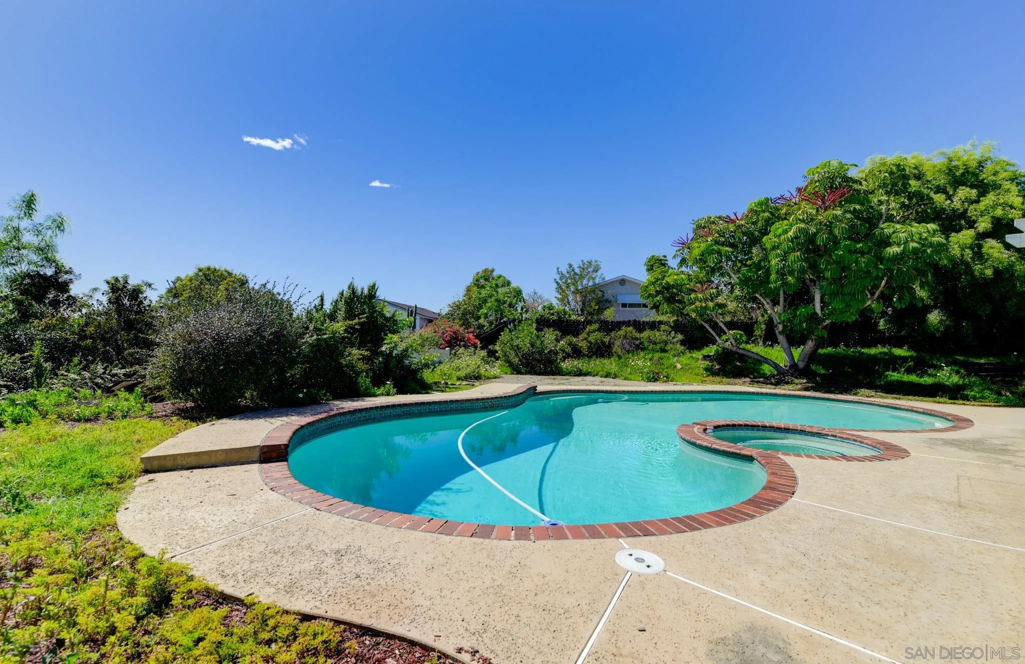 https://cdn.realtyfeed.com/cdn/127/260005605/707fb78bc3643a73fb10fd9deaf7c893.webp