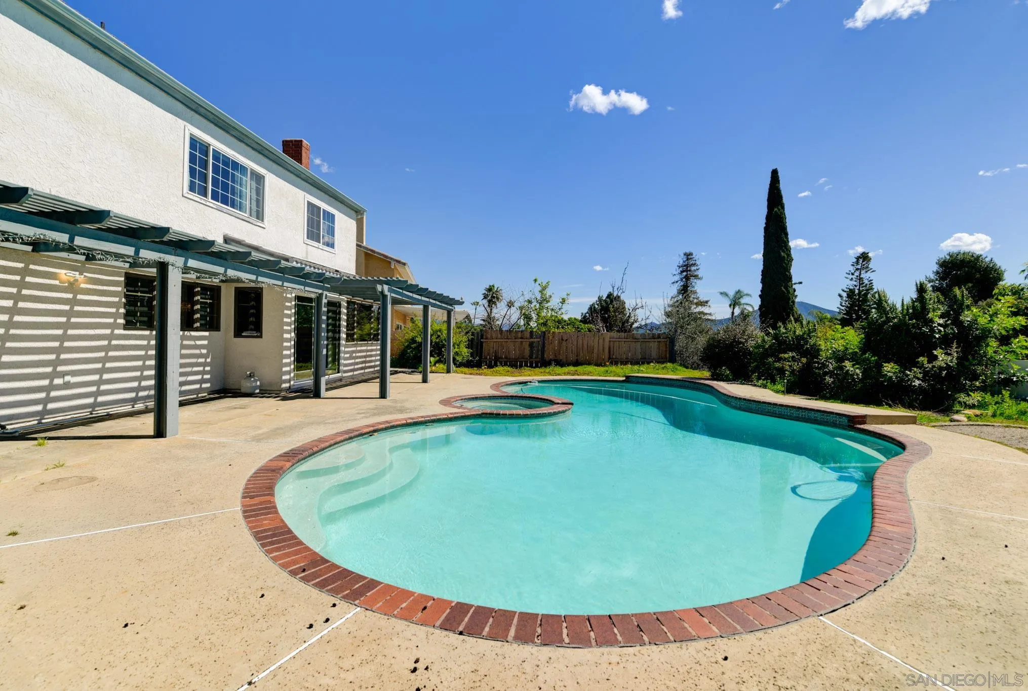 https://cdn.realtyfeed.com/cdn/127/260005605/a61582c1c2b33d17dc372dd98fb0fd77.webp