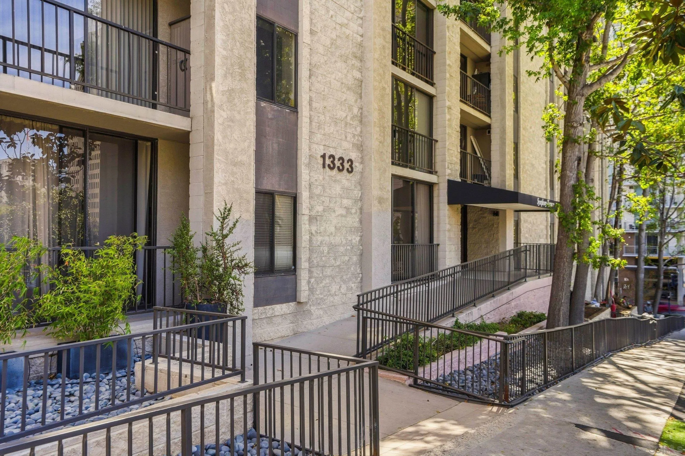 https://cdn.realtyfeed.com/cdn/127/260005608/88b00b66b30e67af3418feb7b0ecf117.webp
