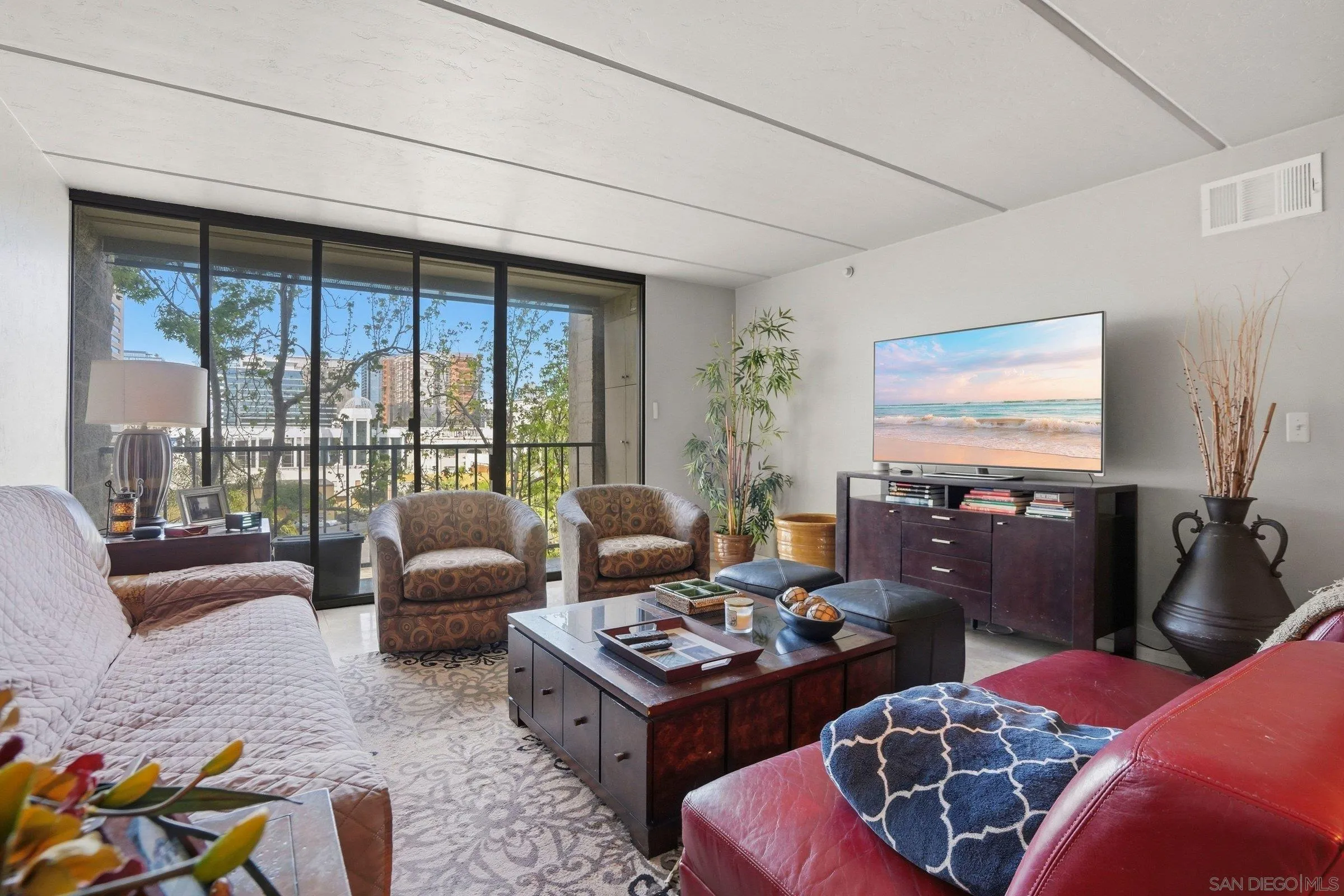 https://cdn.realtyfeed.com/cdn/127/260005608/d358d860d8dde674718303c356b4a922.webp