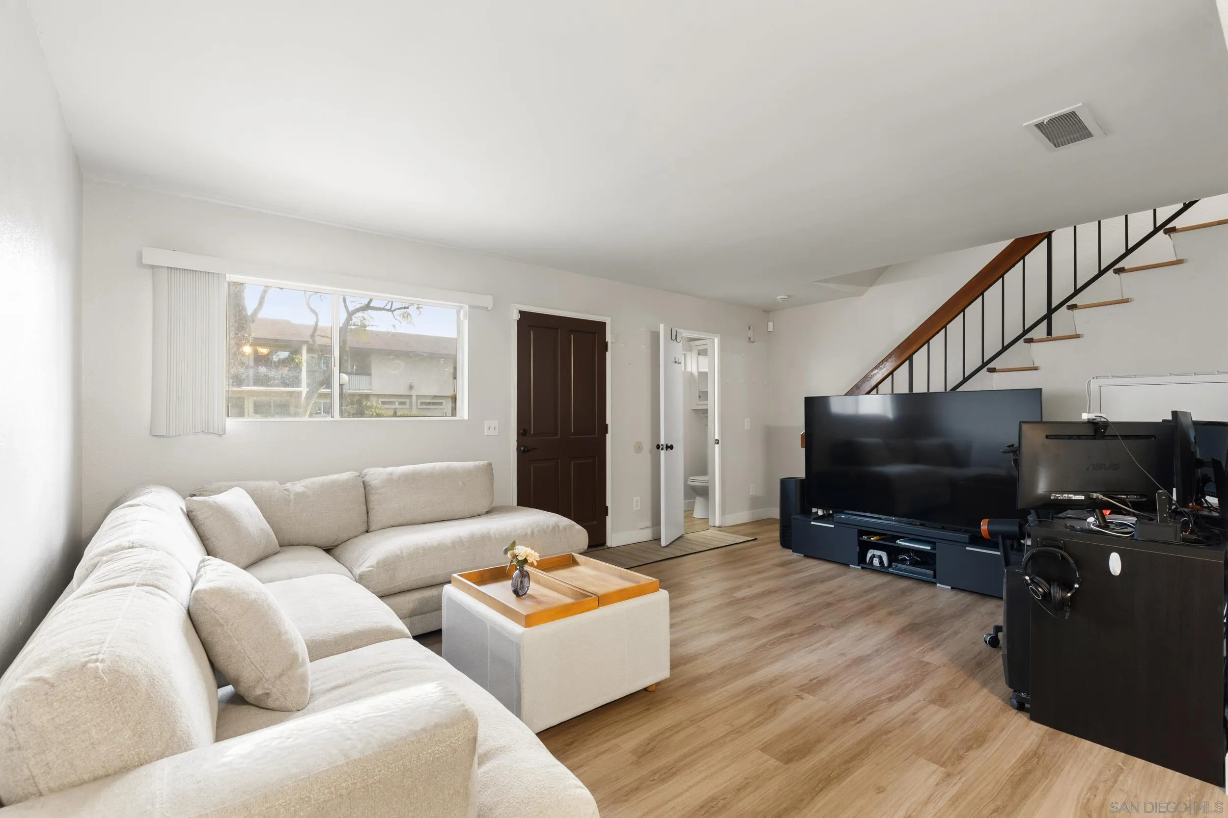 Photo #5: 260005613 Listing: Photo #5